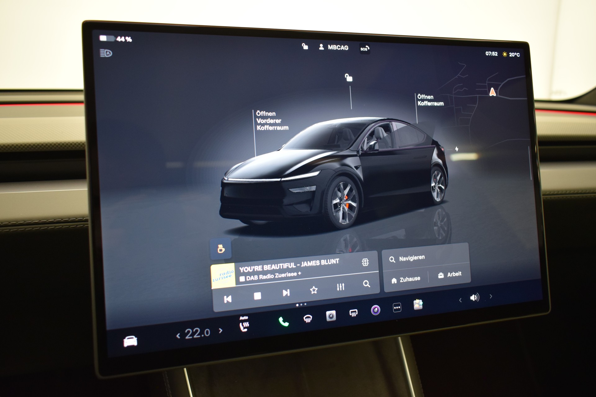TESLA Model Y Performance AWD 626PS, Neuwagen, CH Typenschein "diamond black"-image-22