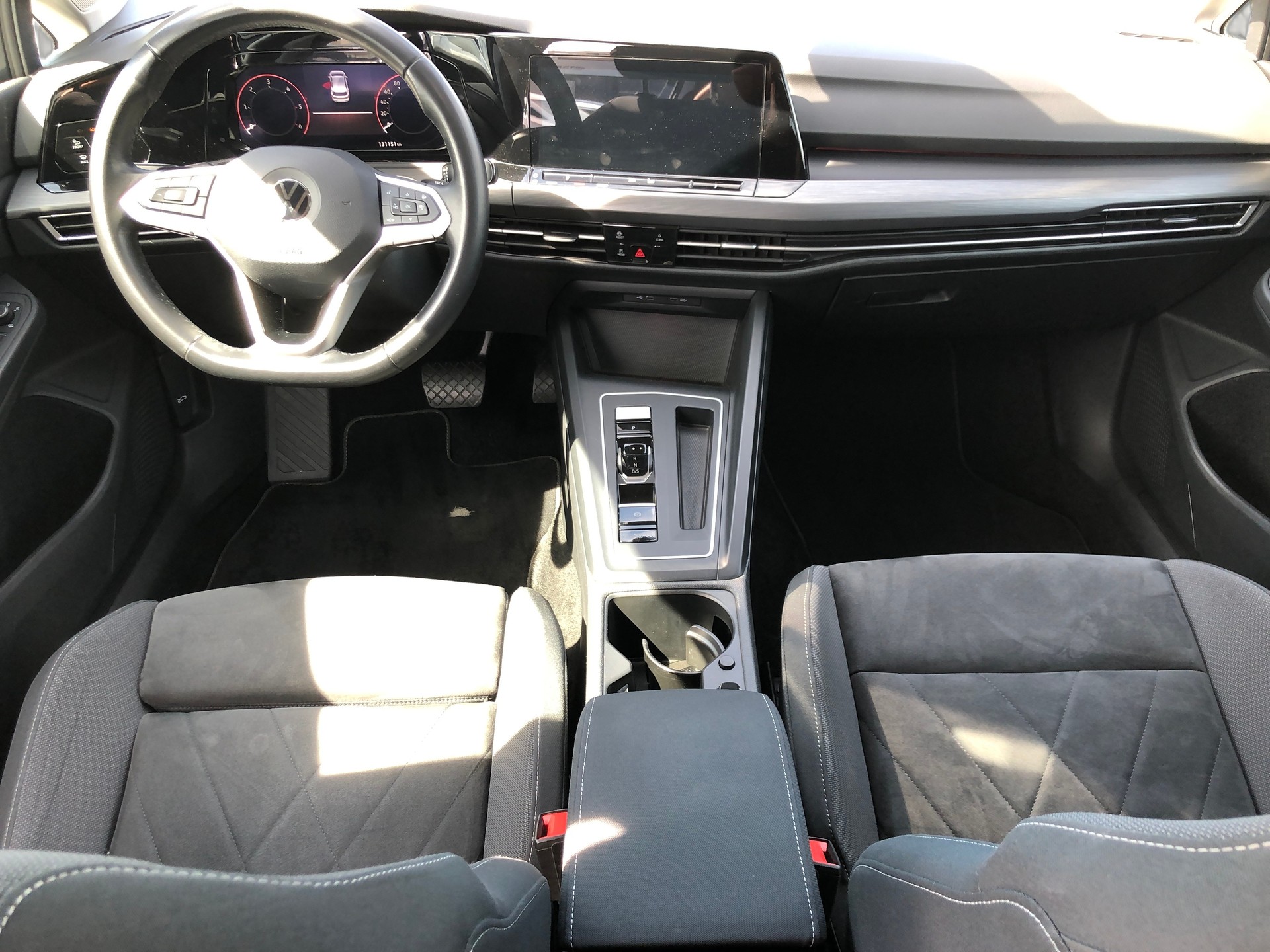 VW Golf 2.0 TDI Style DSG-image-11