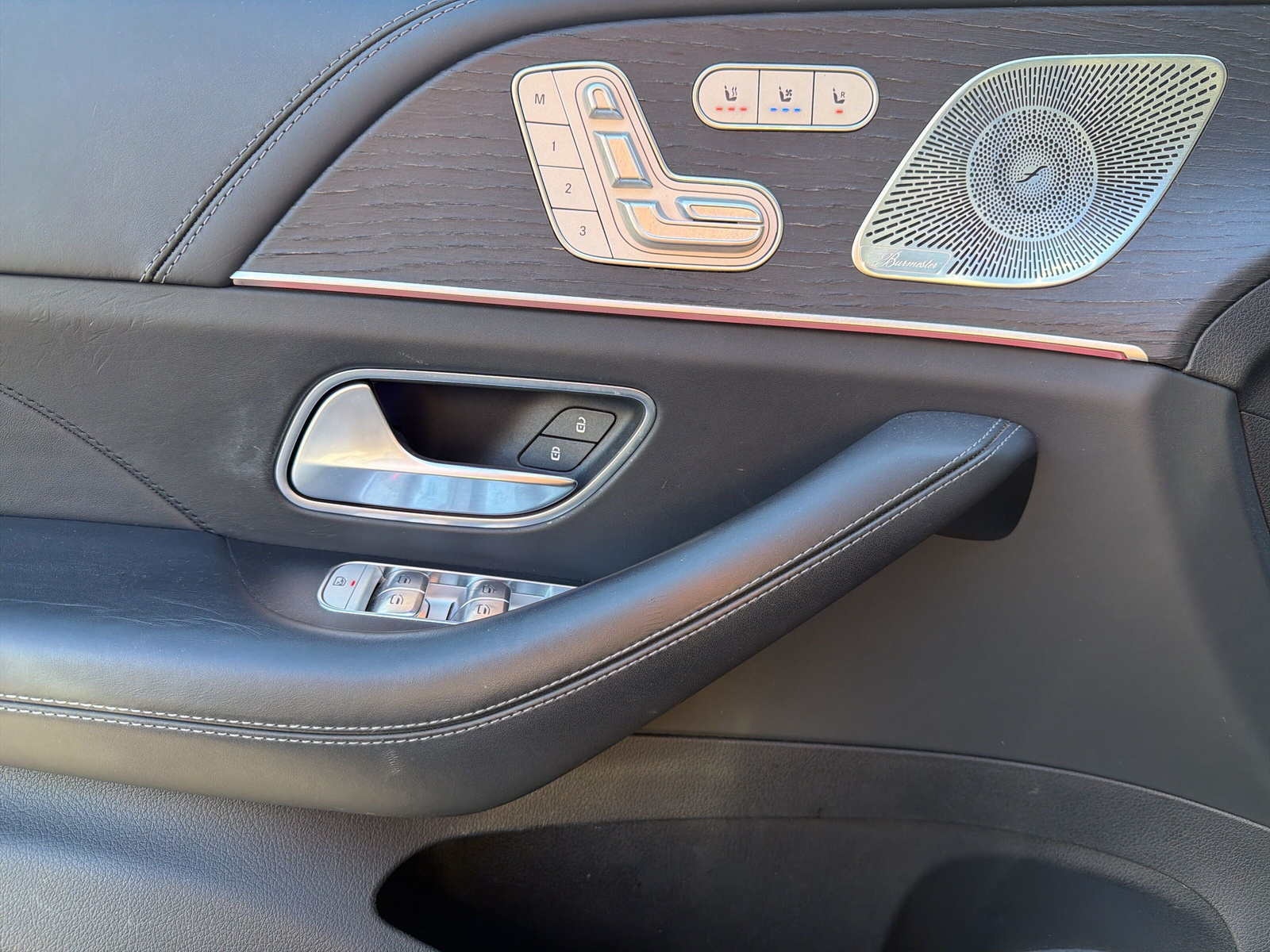 MERCEDES-BENZ GLS 400 d AMG L.4M-image-11