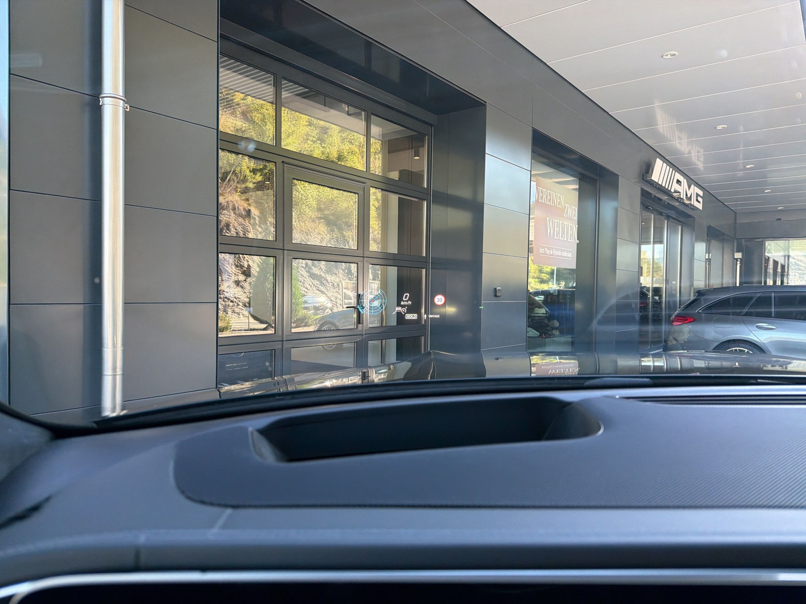MERCEDES-BENZ GLS 400 d AMG L.4M-image-25