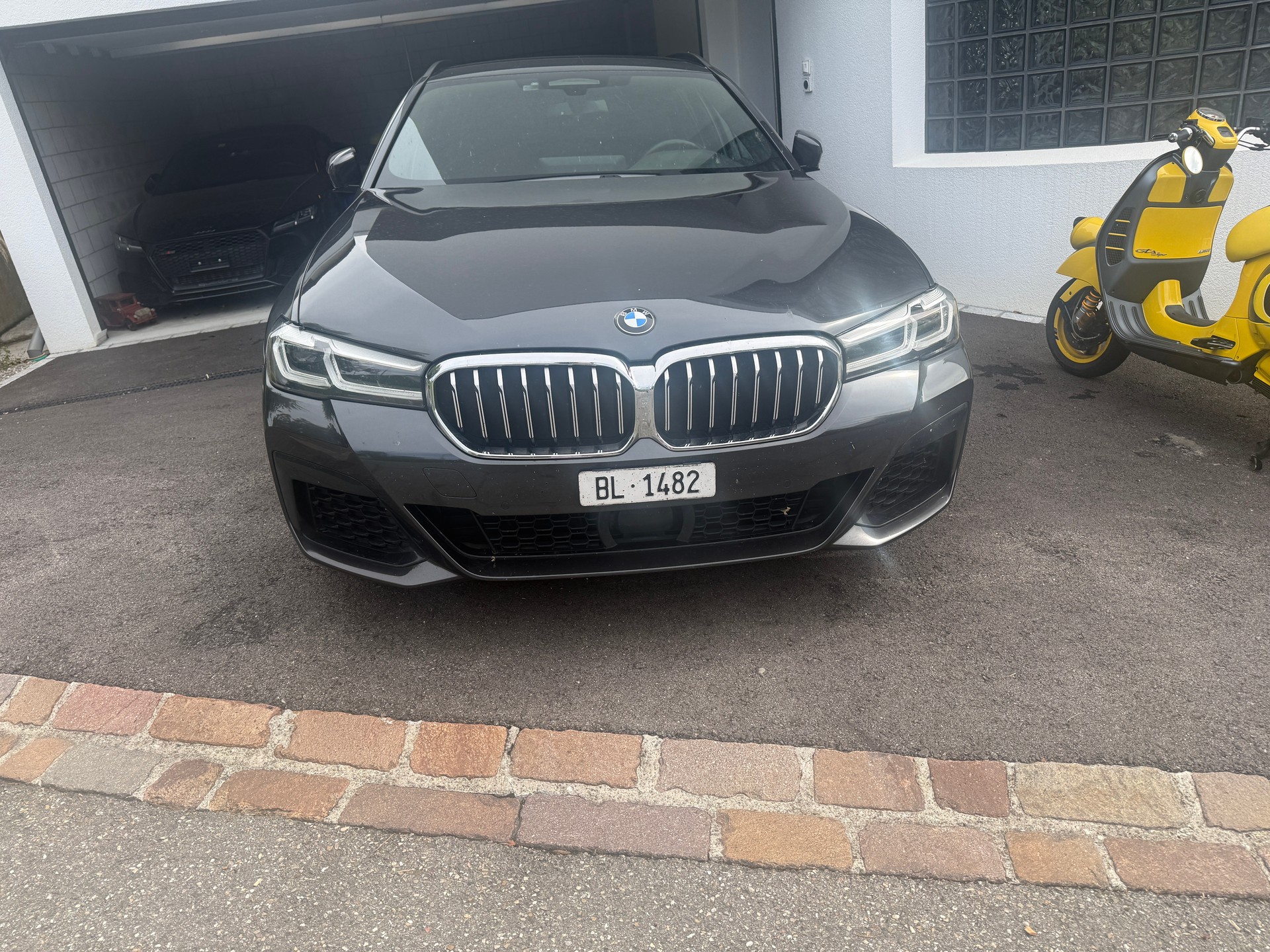 BMW 530d SDrive 48V Touring M Sport Steptronic-image-0