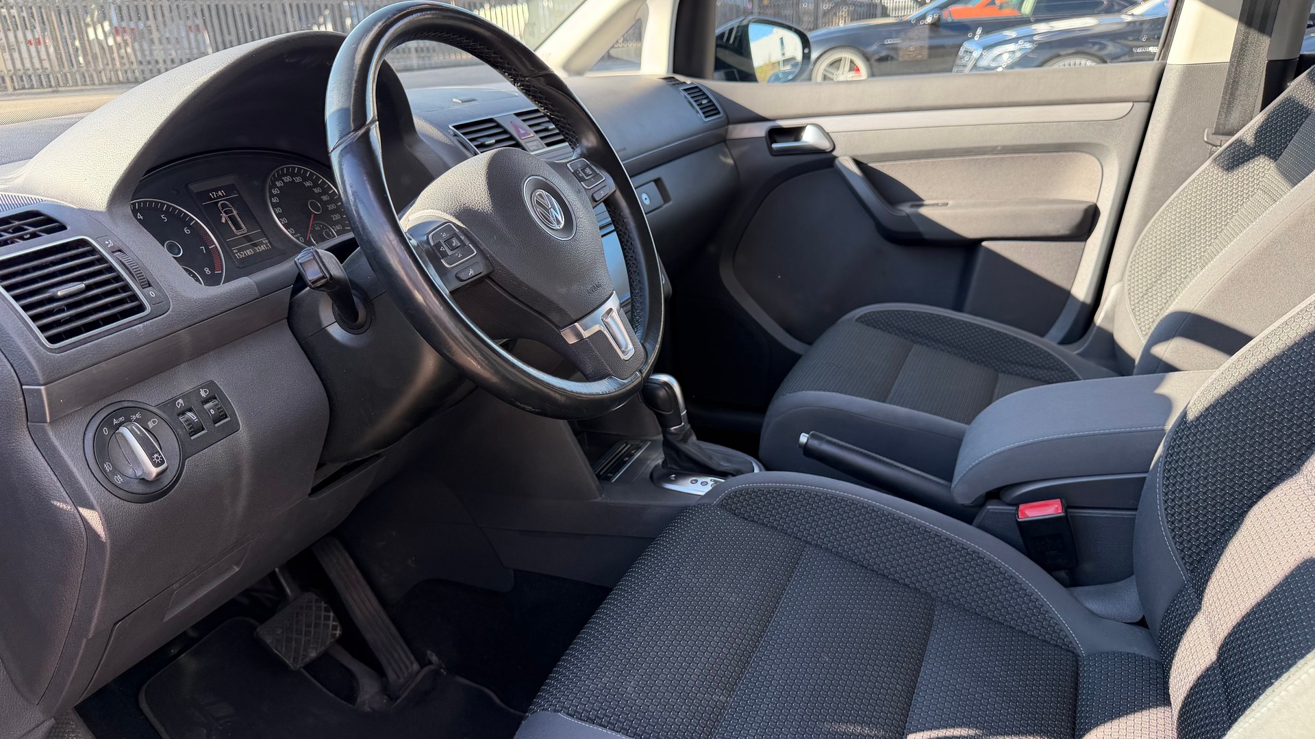 VW Touran 1.4 TSI Comfortline DSG-image-13
