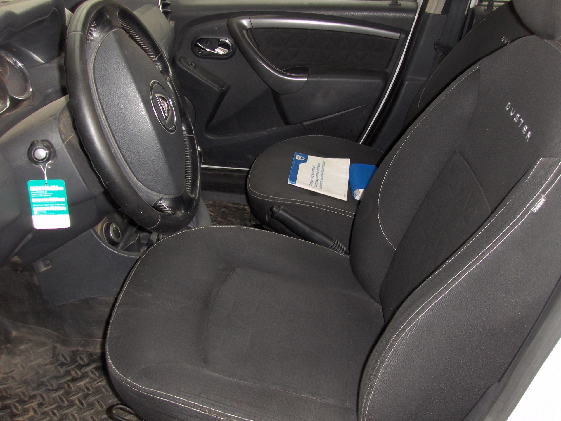 DACIA Duster 1.6 Lauréate 4x4-image-4