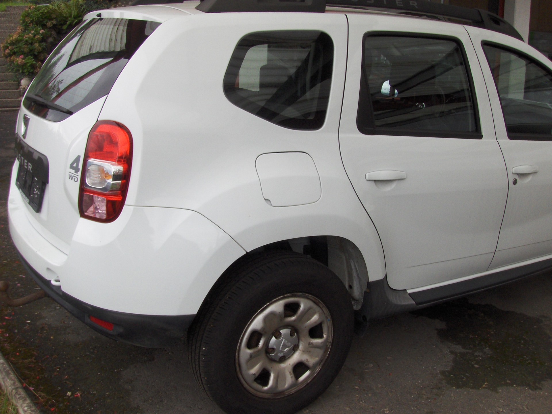 DACIA Duster 1.6 Lauréate 4x4-image-3