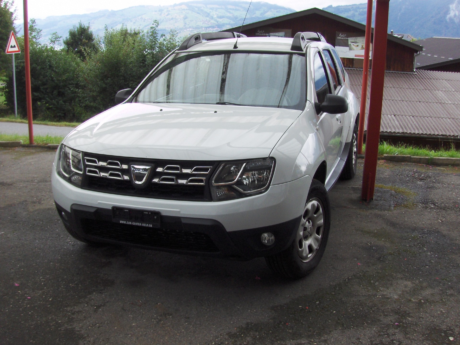 DACIA Duster 1.6 Lauréate 4x4-image-0