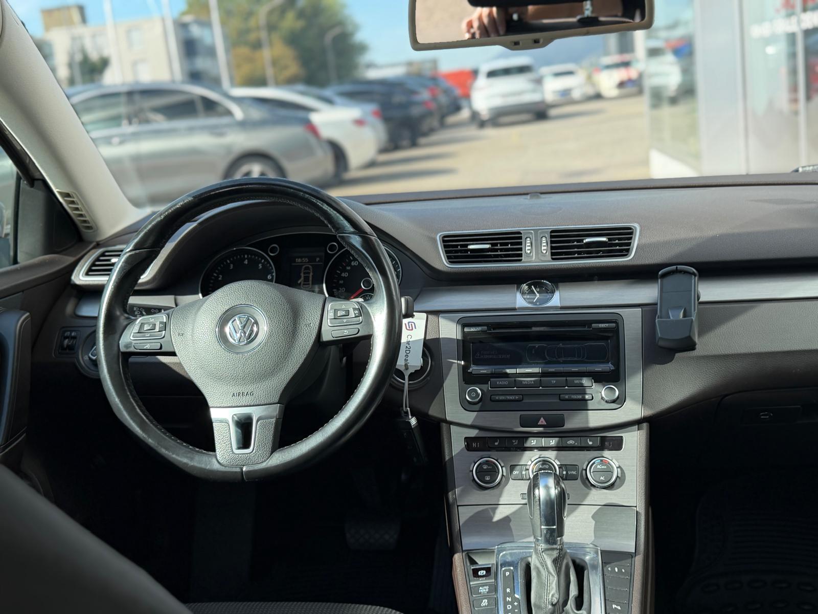 VW Passat 2.0 TDI BlueMotion Technology Comfortline-image-8