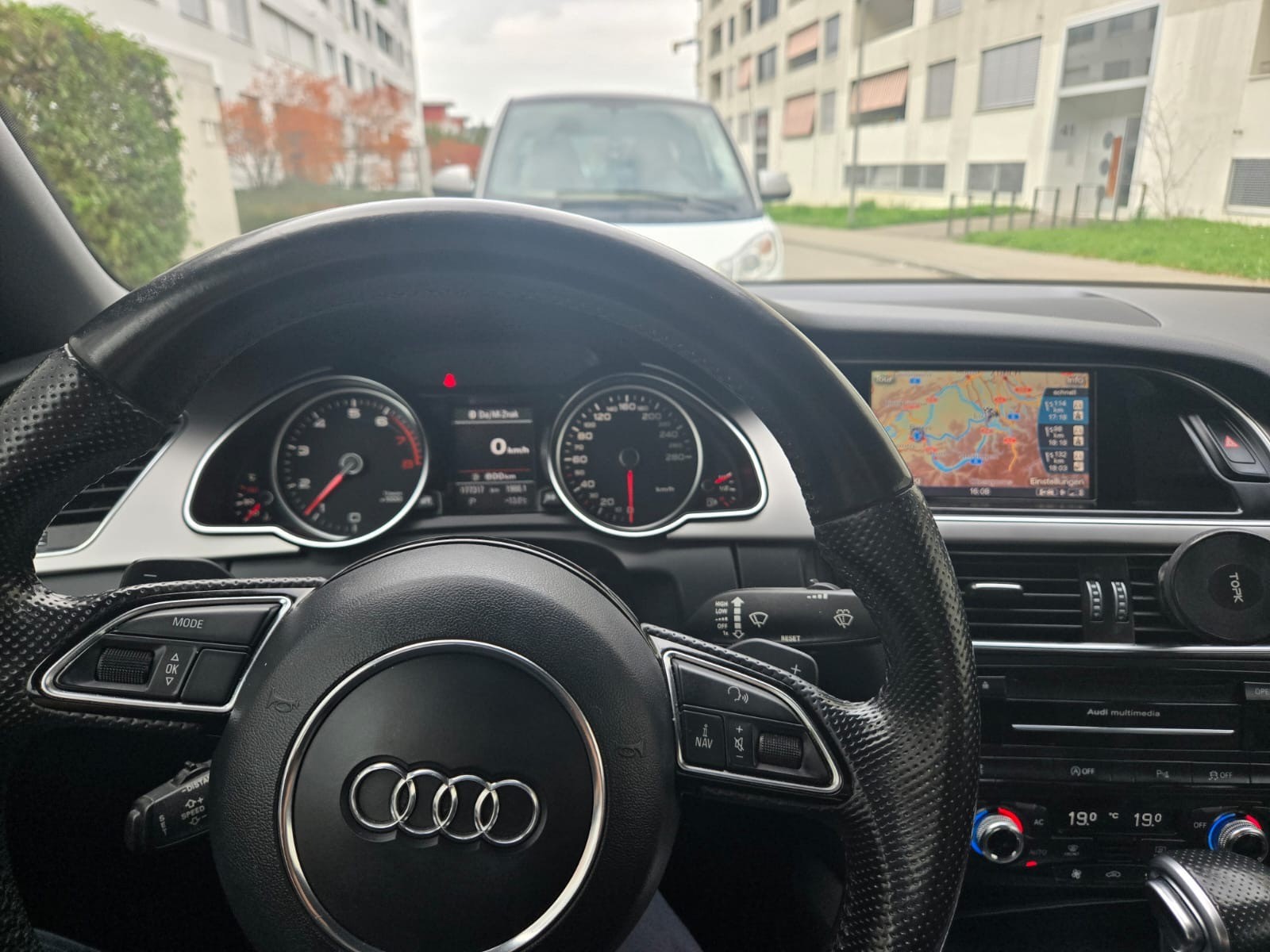AUDI A5 Cabriolet 2.0 TFSI quattro S-tronic-image-8