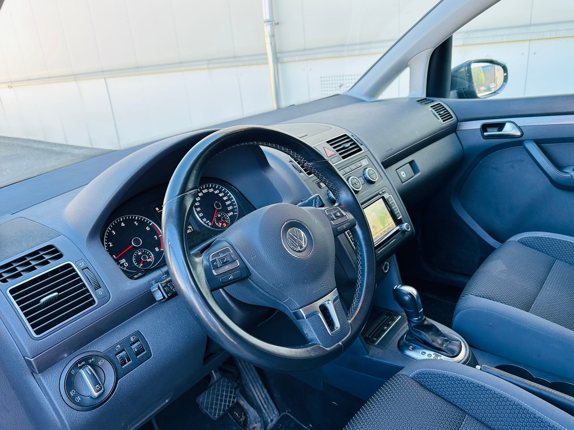 VW Touran 1.4 TSI Team DSG-image-14