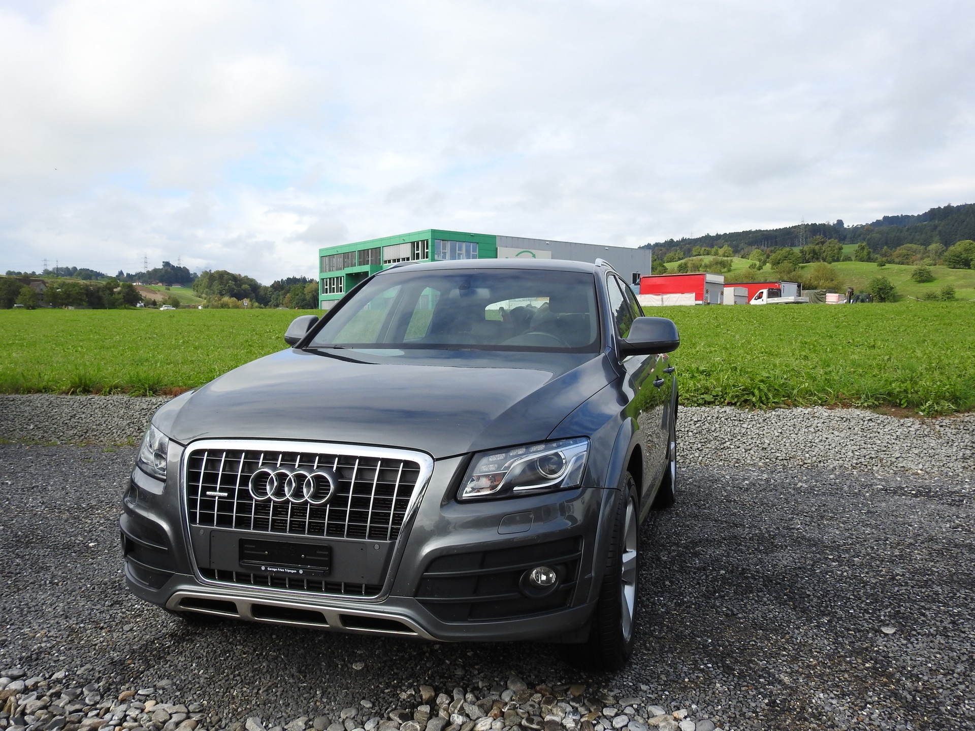 AUDI Q5 2.0 TDI quattro S-Line-image-0