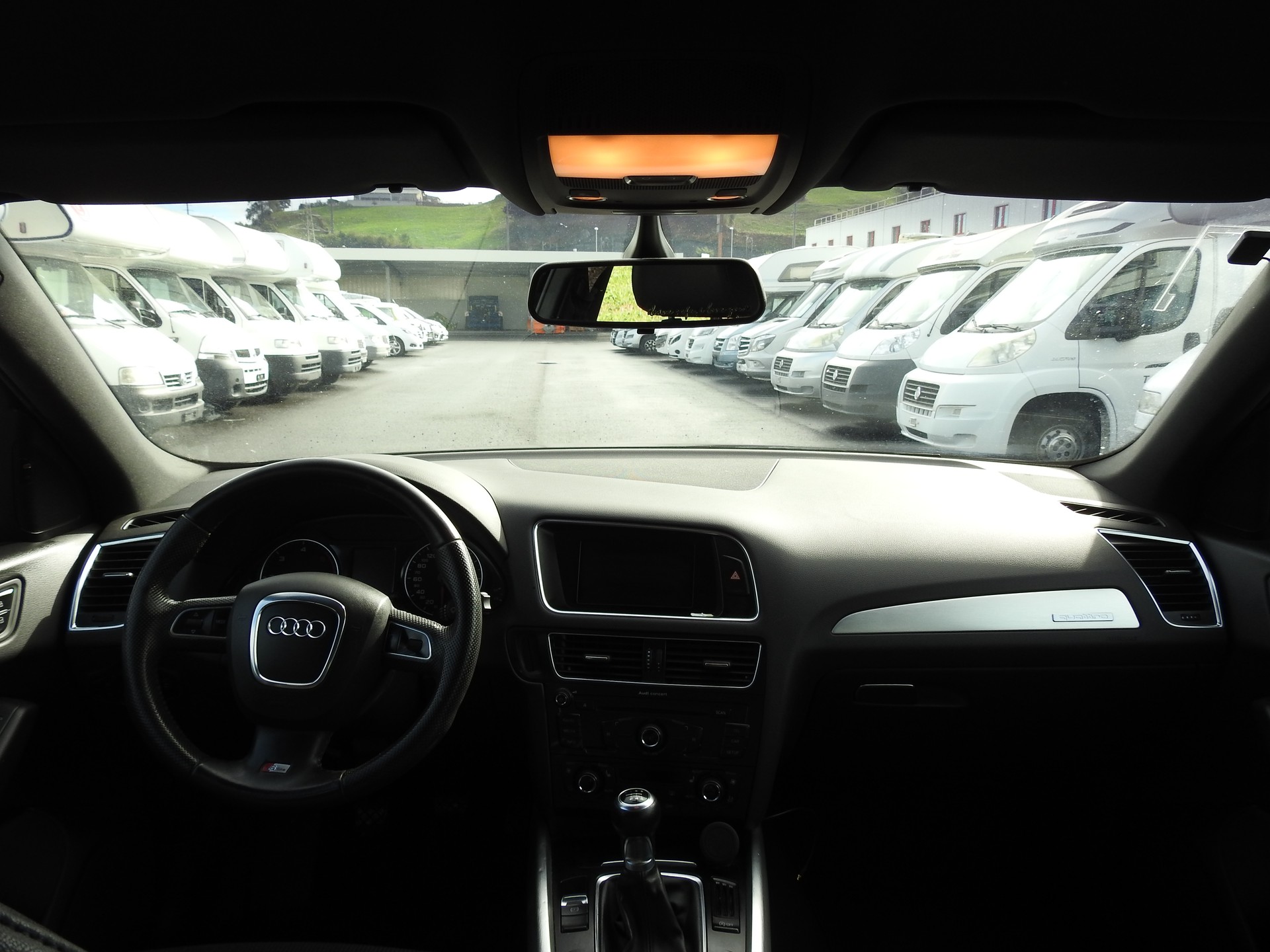 AUDI Q5 2.0 TDI quattro S-Line-image-16