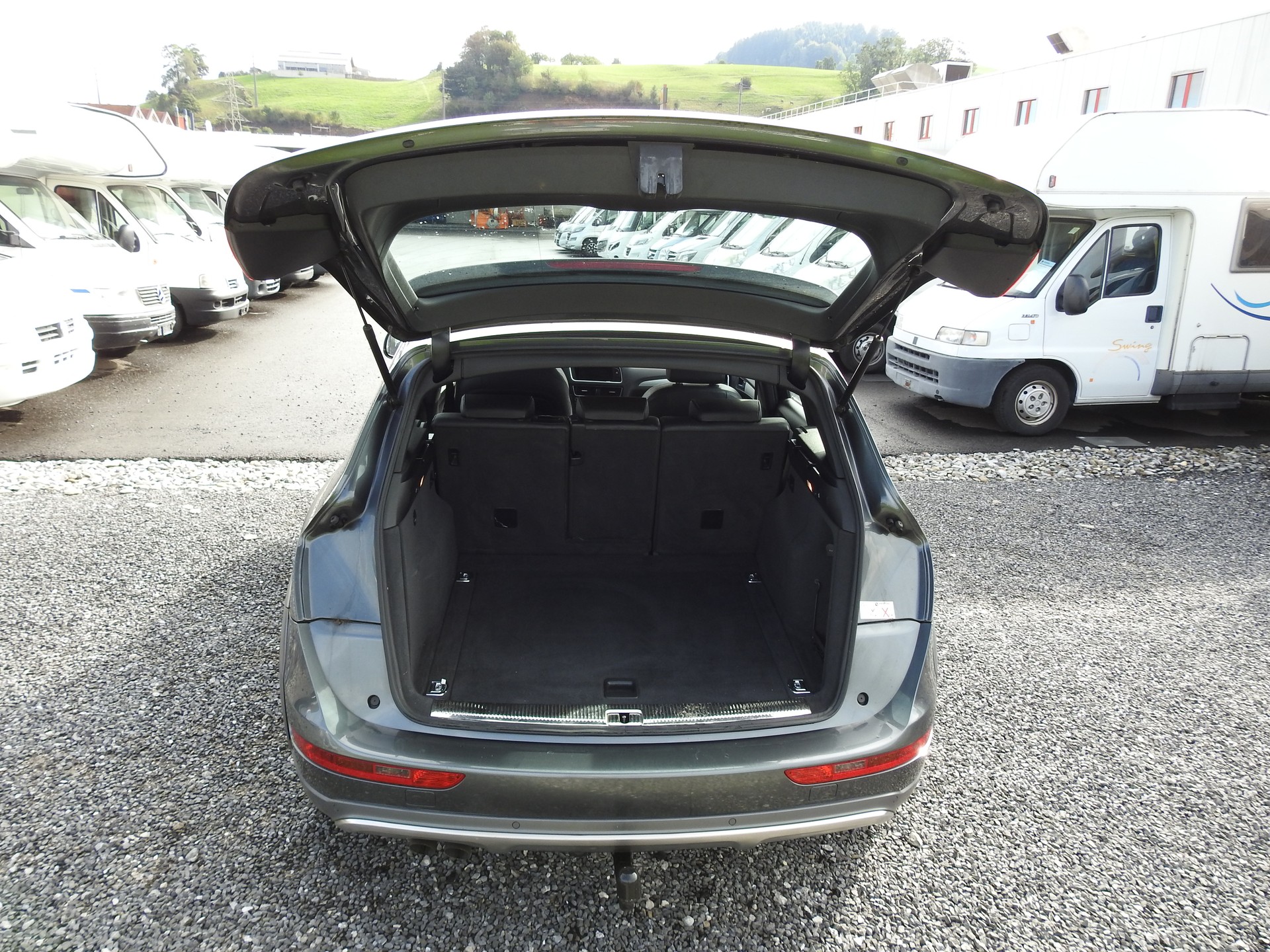 AUDI Q5 2.0 TDI quattro S-Line-image-9