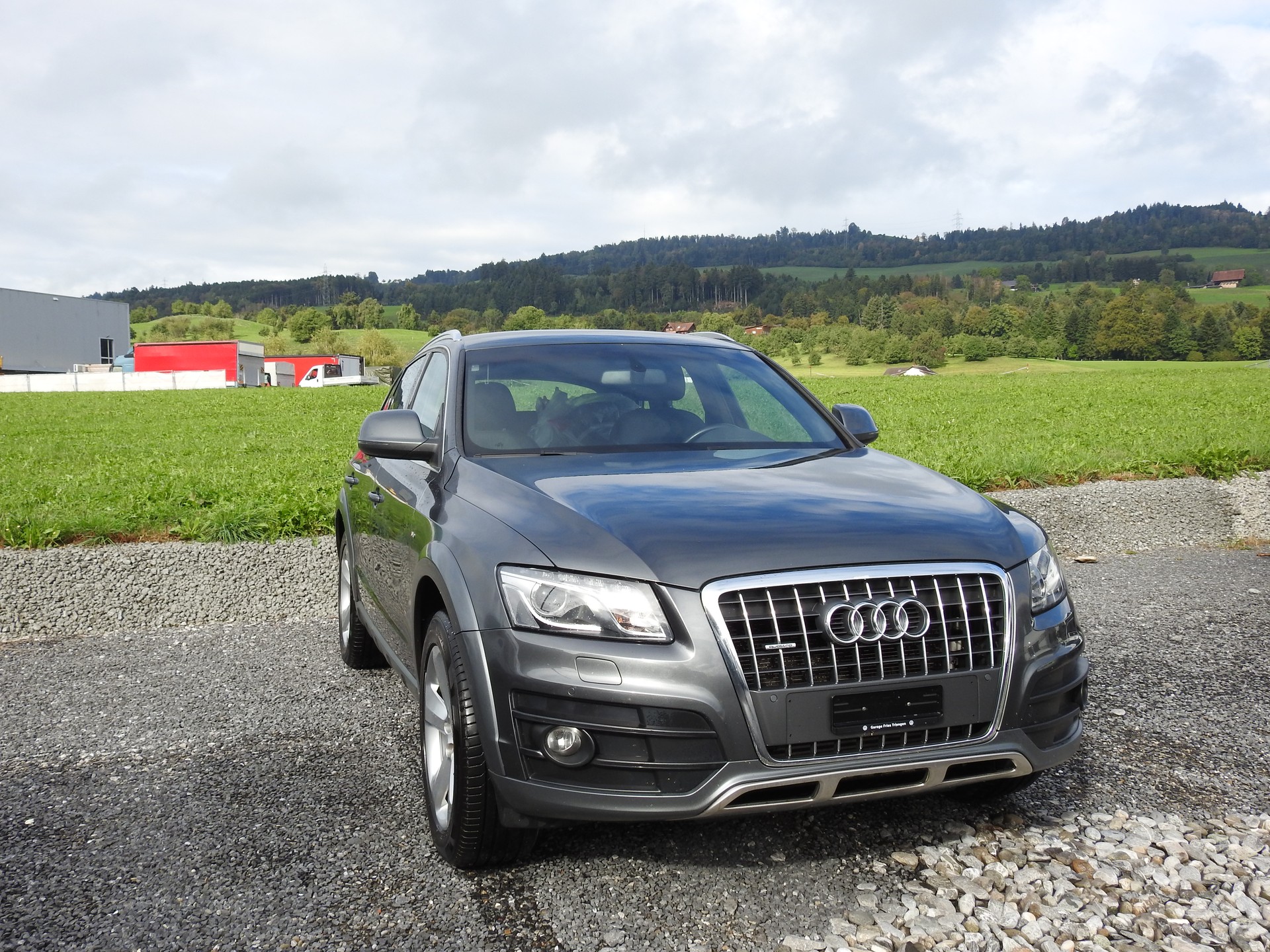 AUDI Q5 2.0 TDI quattro S-Line-image-7