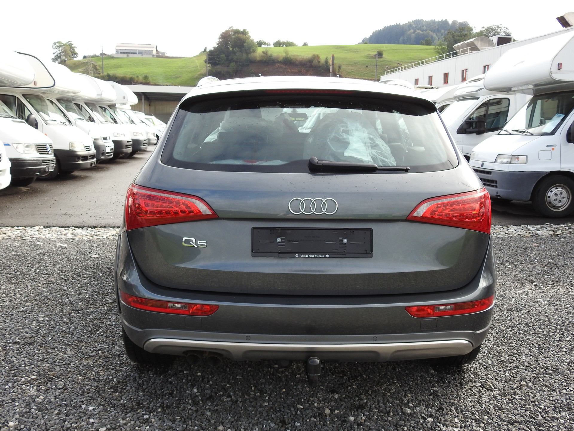 AUDI Q5 2.0 TDI quattro S-Line-image-4