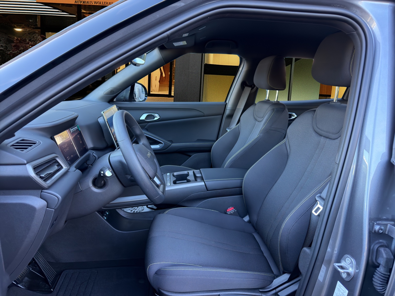 BYD Atto 2 DM-i Active / Keyless - ACC - Totwinkel - Lane - Navi -LED -Kamera-image-9