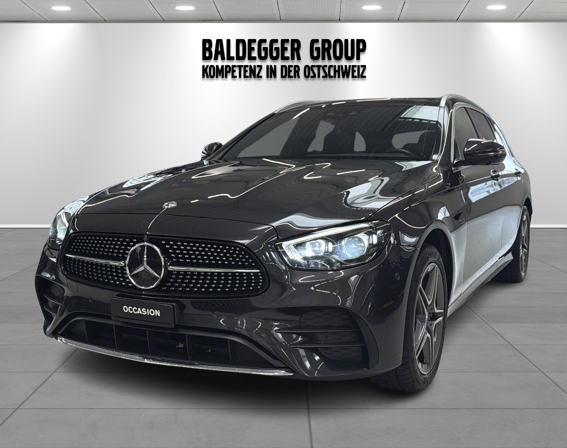 MERCEDES-BENZ E 300 de T 4Matic AMG Line 9G-Tronic-image-11