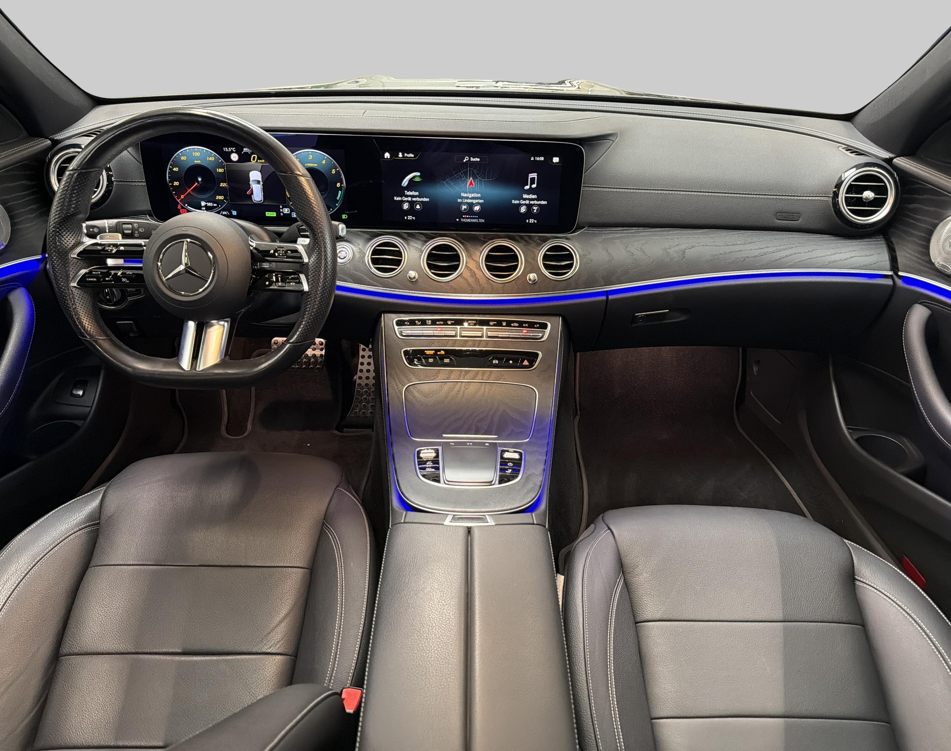 MERCEDES-BENZ E 300 de T 4Matic AMG Line 9G-Tronic-image-4
