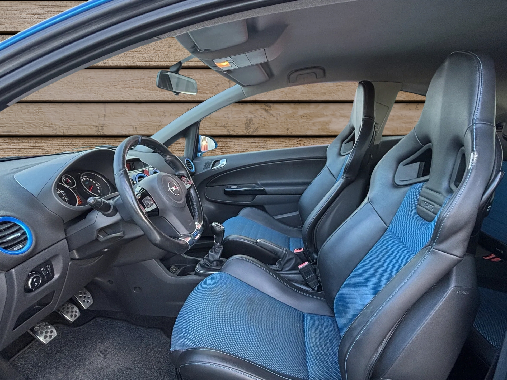 OPEL Corsa 1.6 Turbo OPC-image-5