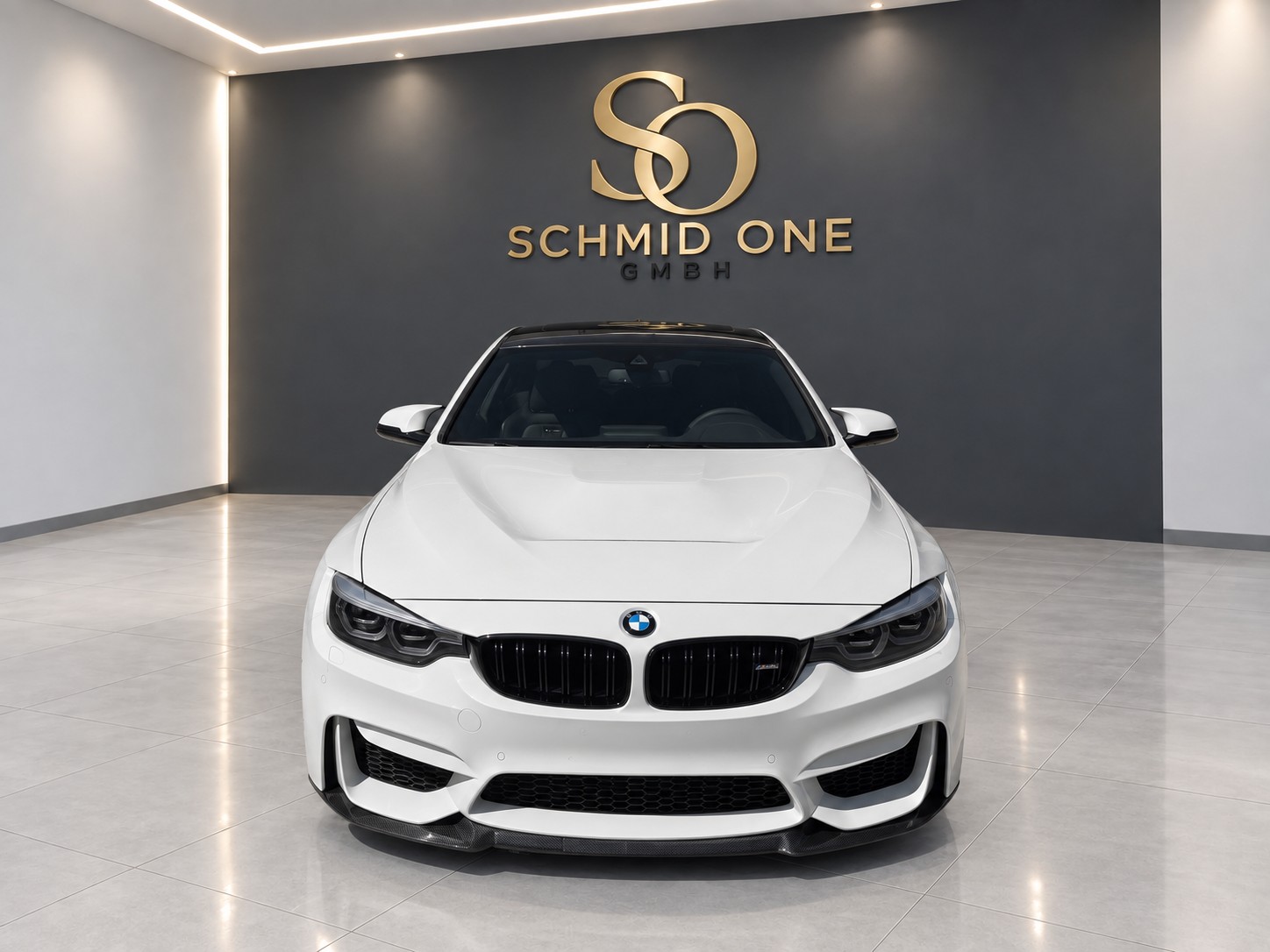 BMW M4 Coupé CS DKG-showroom-element-3