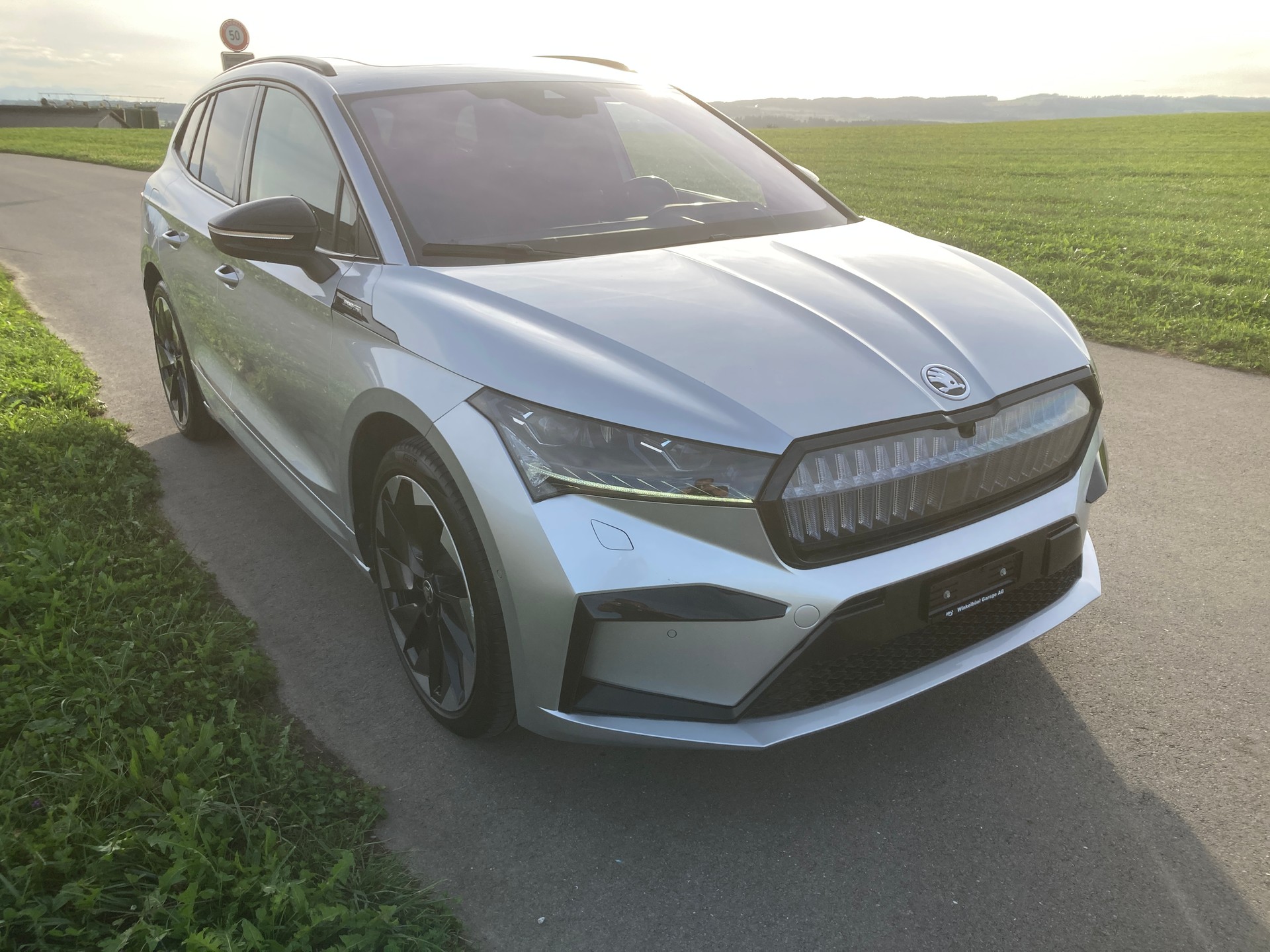 SKODA Enyaq iV 80x SportLine mit Anhängerkupplung-image-1