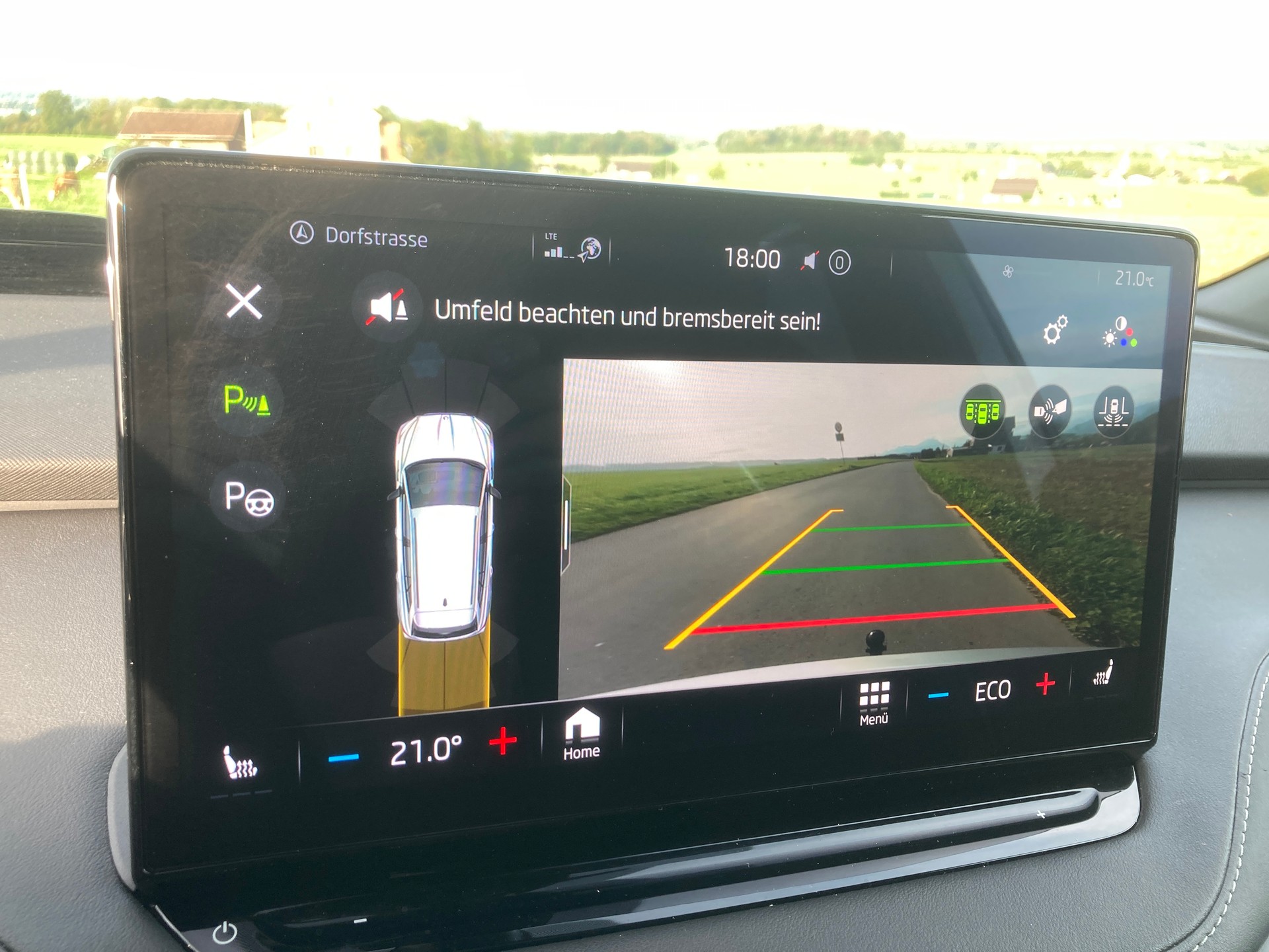 SKODA Enyaq iV 80x SportLine mit Anhängerkupplung-image-13