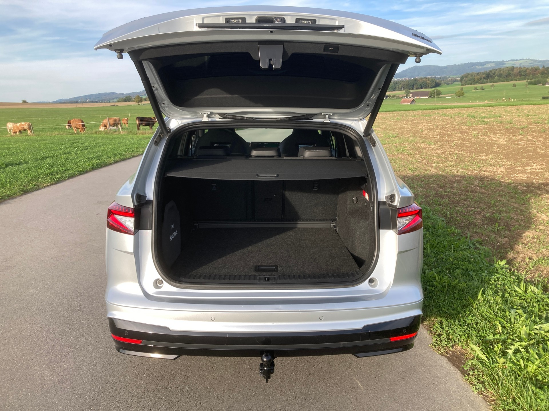 SKODA Enyaq iV 80x SportLine mit Anhängerkupplung-image-5