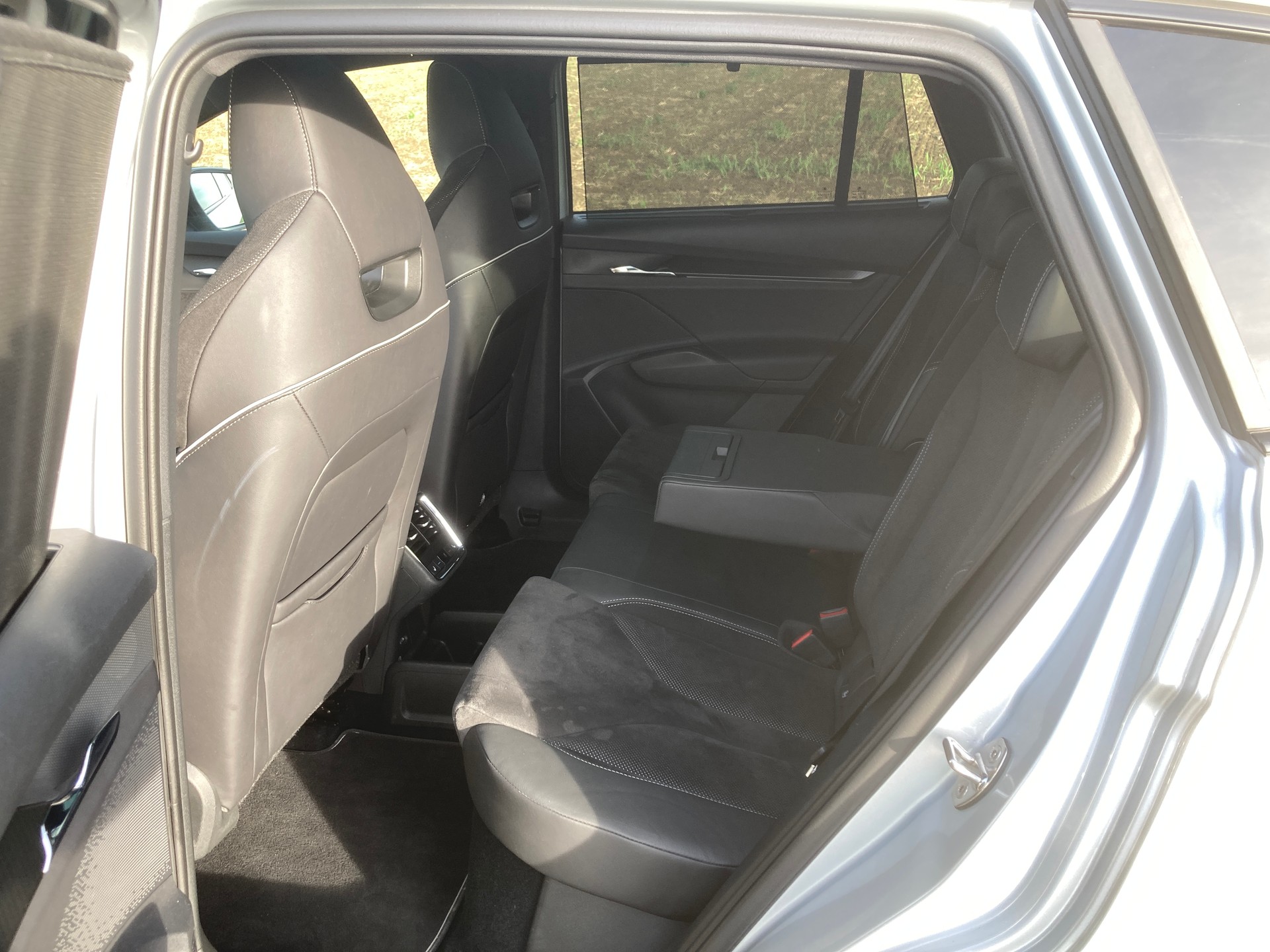 SKODA Enyaq iV 80x SportLine mit Anhängerkupplung-image-8