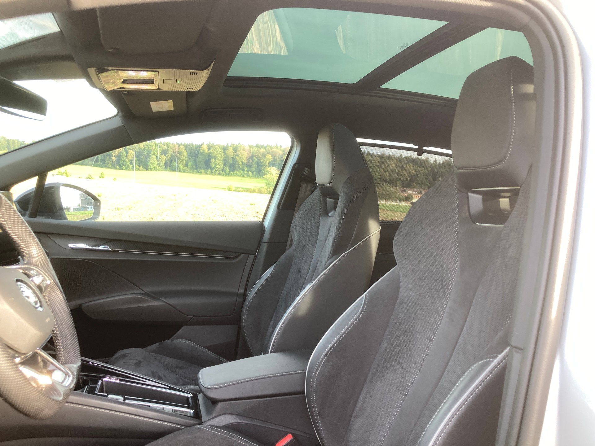 SKODA Enyaq iV 80x SportLine mit Anhängerkupplung-image-10