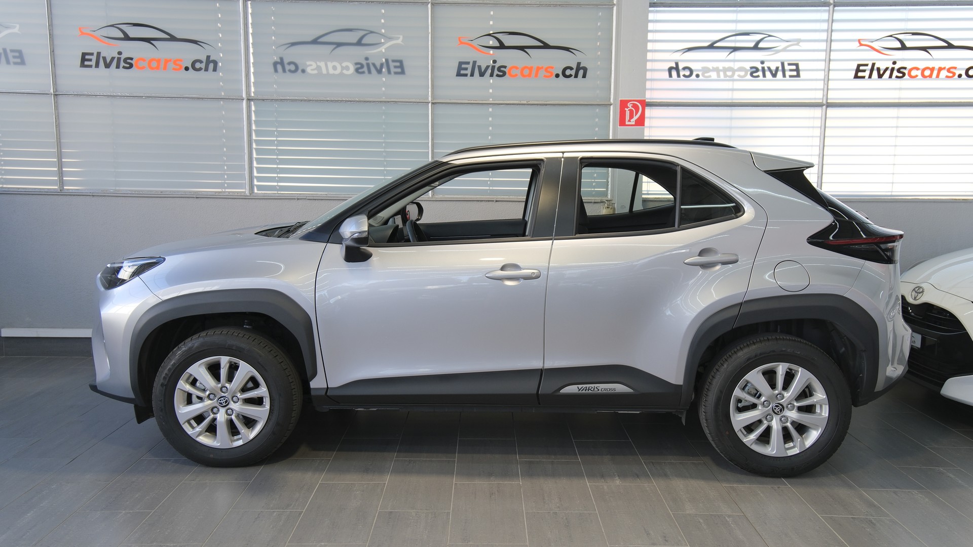 TOYOTA Yaris Cross 1.5 Trend e-CVT-image-8