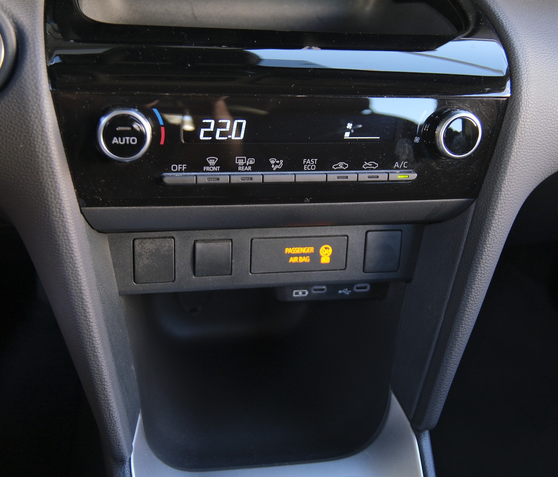 TOYOTA Yaris Cross 1.5 Trend e-CVT-image-19