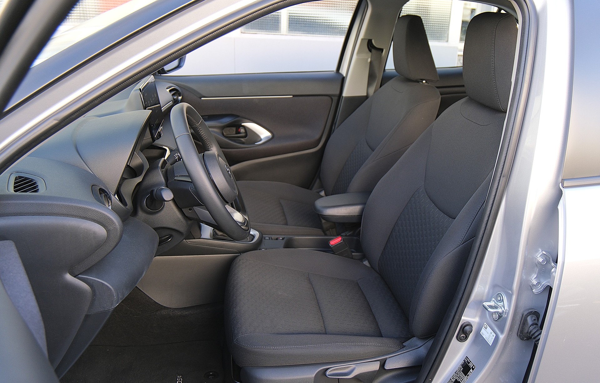 TOYOTA Yaris Cross 1.5 Trend e-CVT-image-3