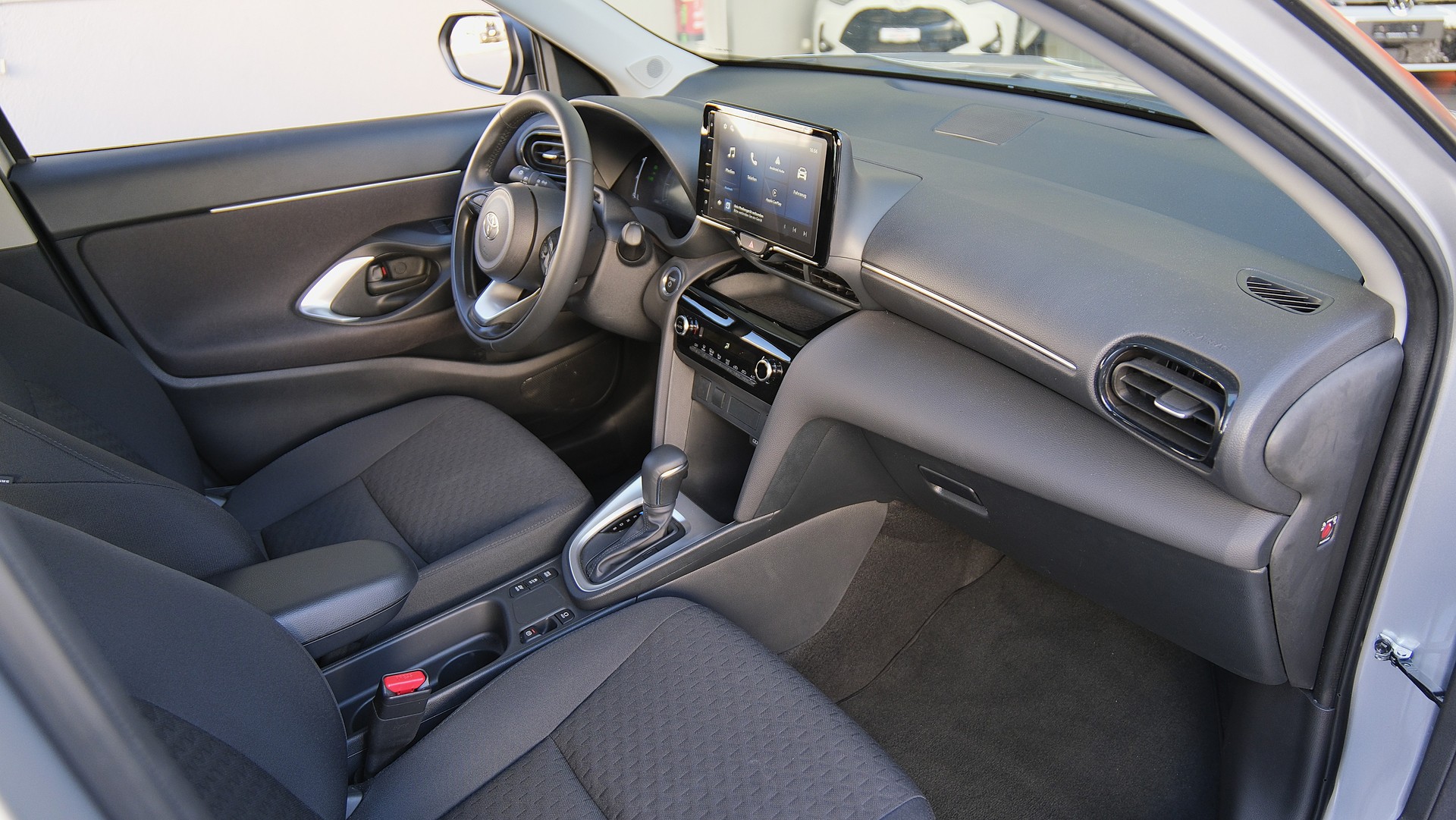 TOYOTA Yaris Cross 1.5 Trend e-CVT-image-12