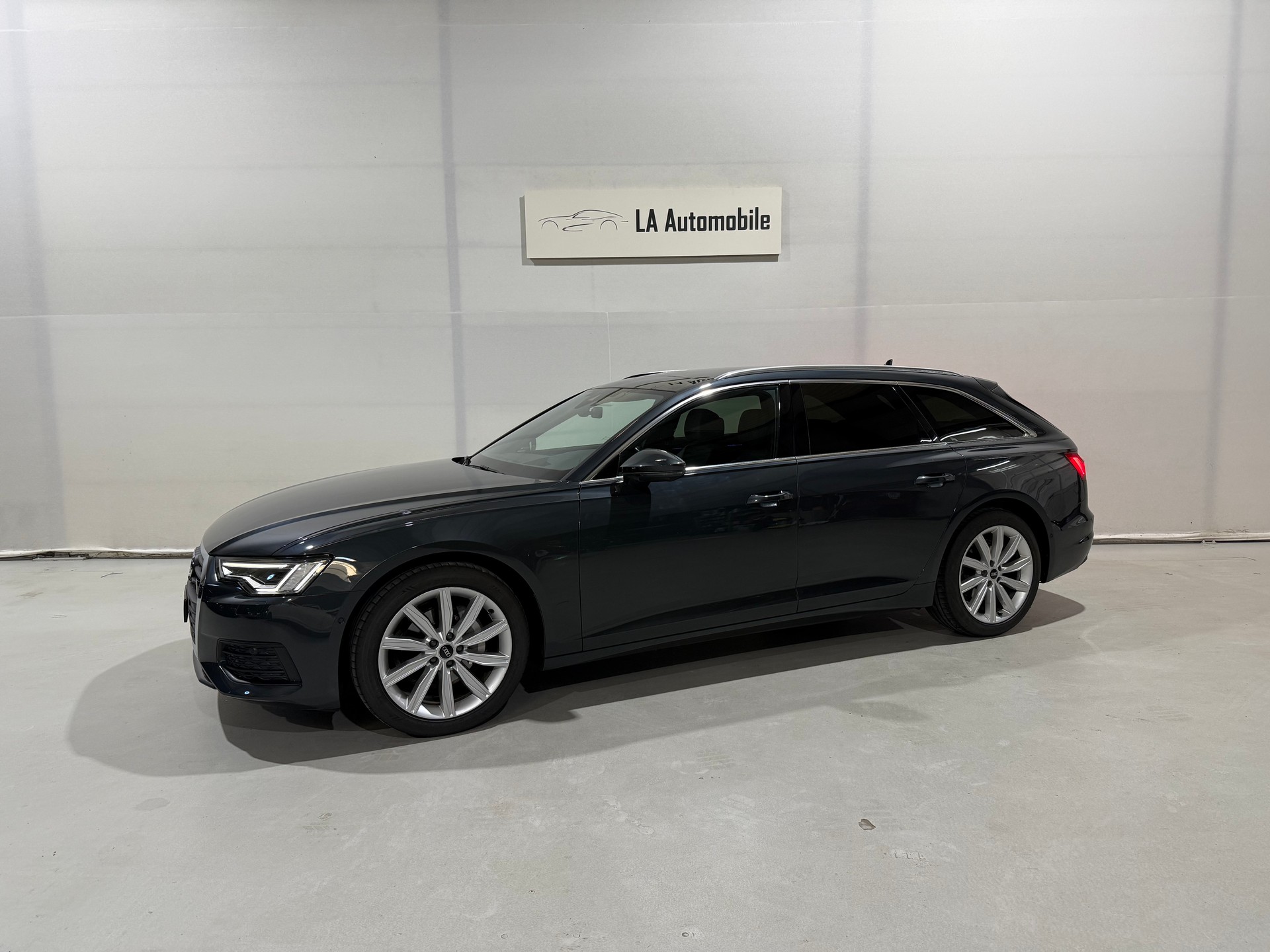 AUDI A6 Avant 40 TDI Attraction quattro S-tronic AHK (CH)-image-1
