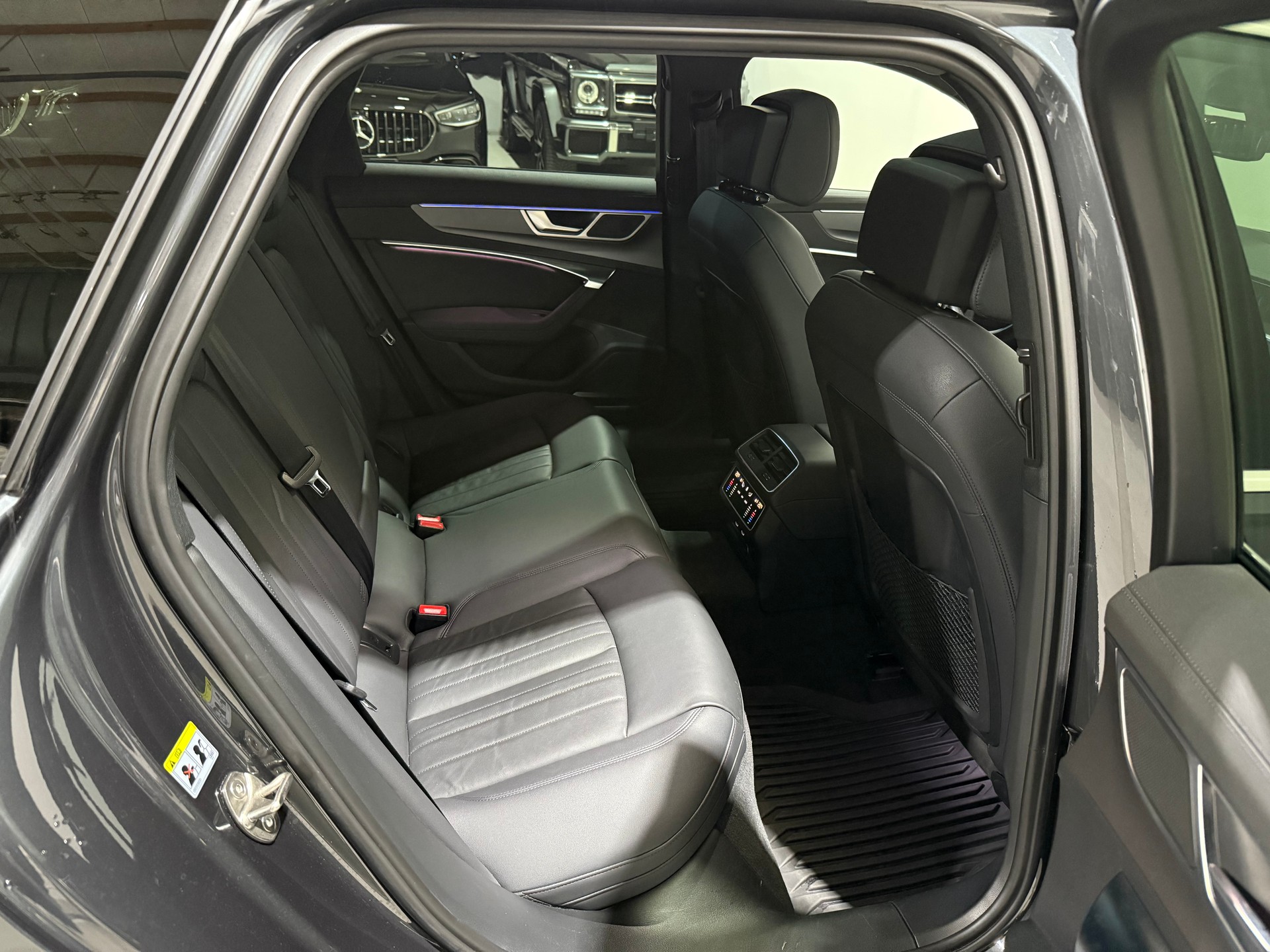 AUDI A6 Avant 40 TDI Attraction quattro S-tronic AHK (CH)-image-14