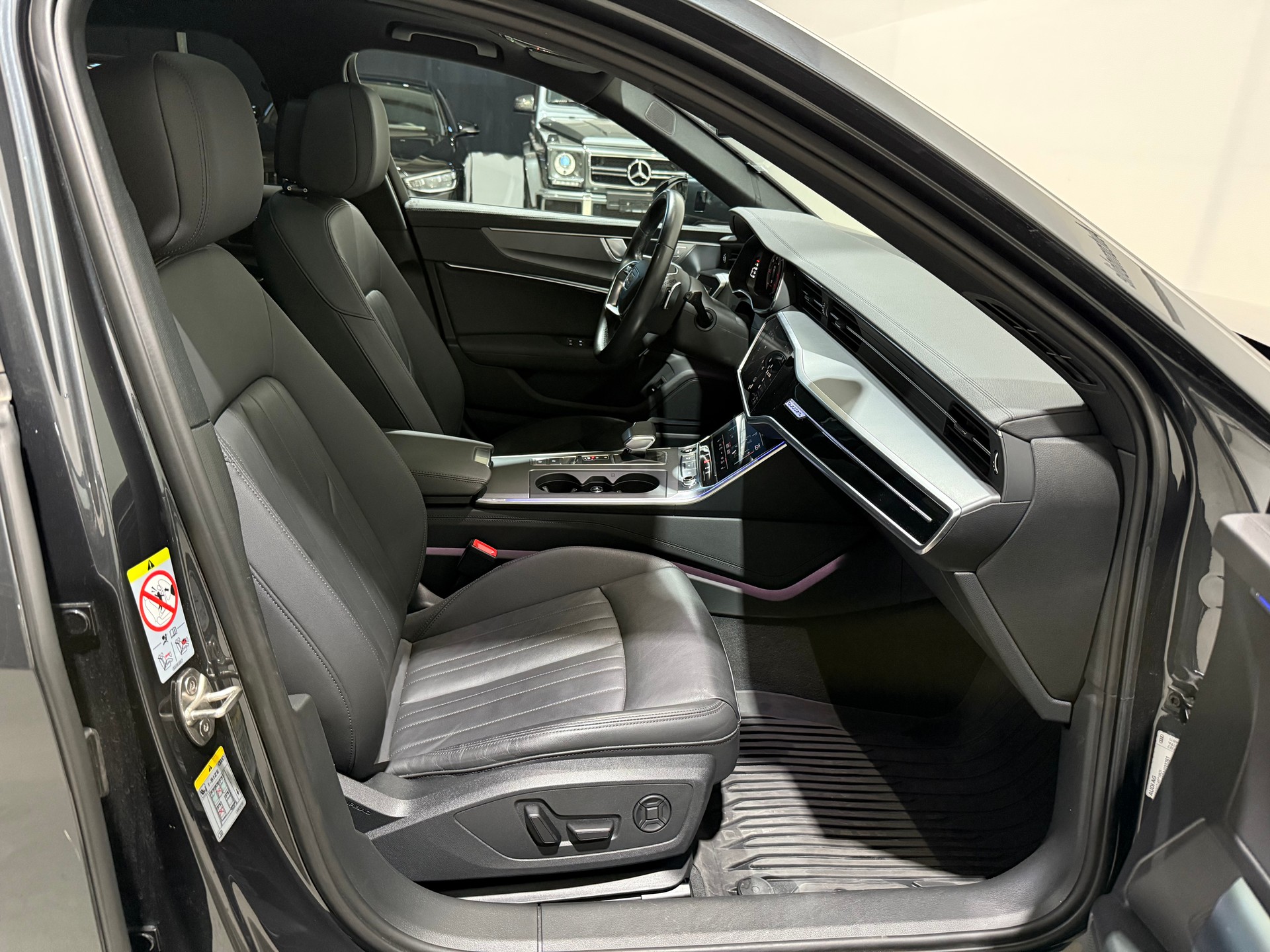 AUDI A6 Avant 40 TDI Attraction quattro S-tronic AHK (CH)-image-13