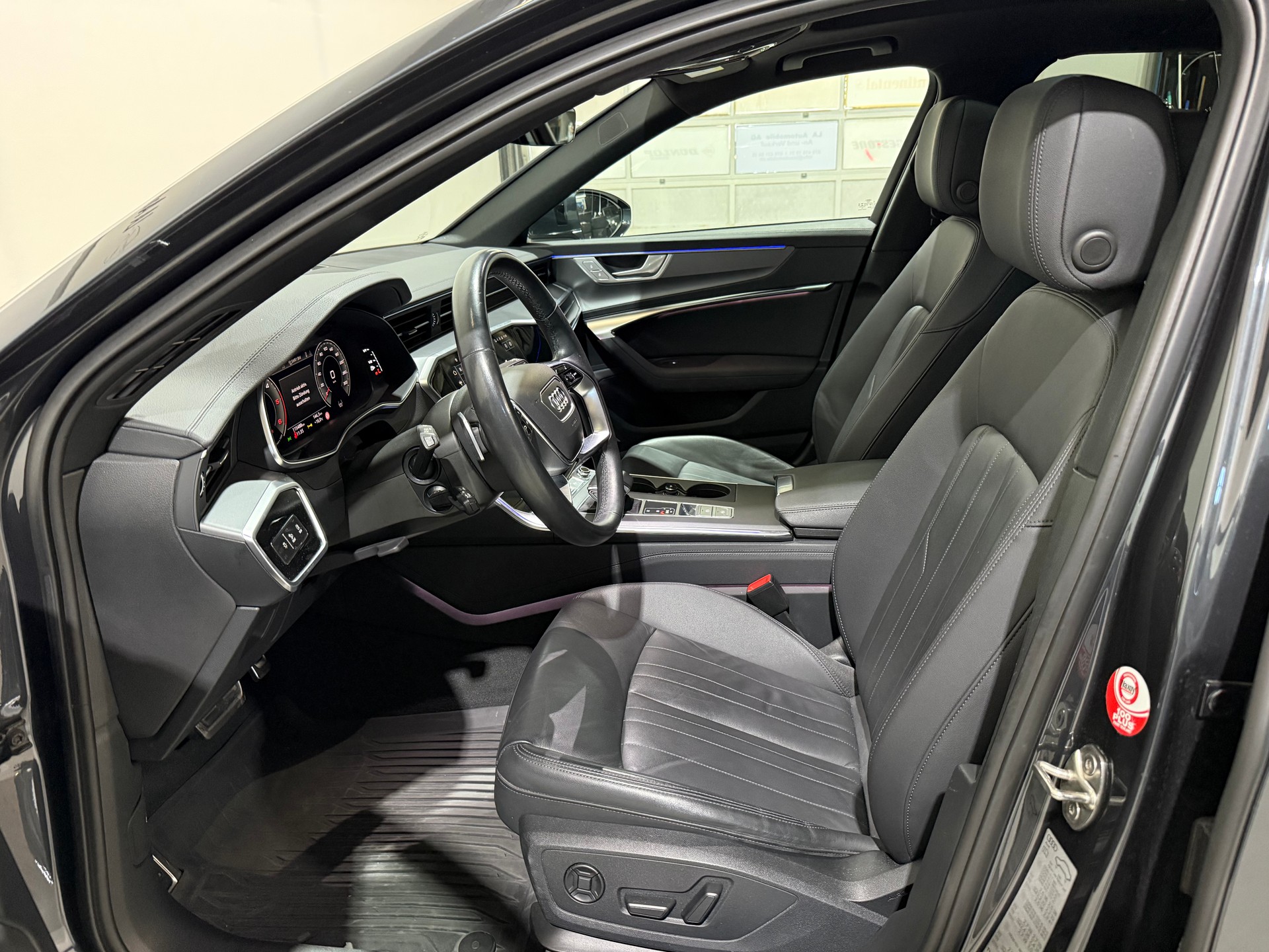 AUDI A6 Avant 40 TDI Attraction quattro S-tronic AHK (CH)-image-12