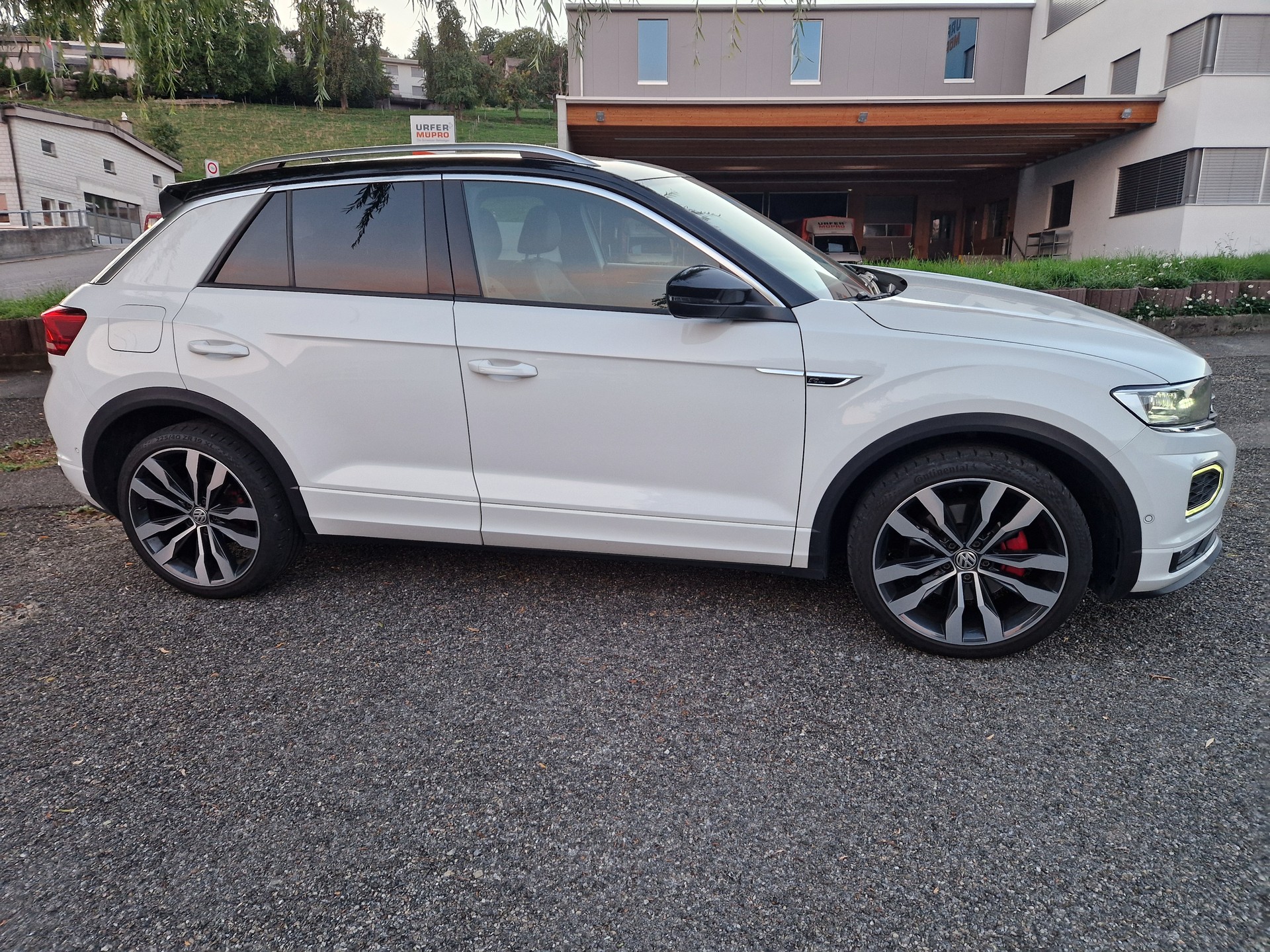 VW T-Roc 2.0 TSI Sport DSG 4Motion-image-3