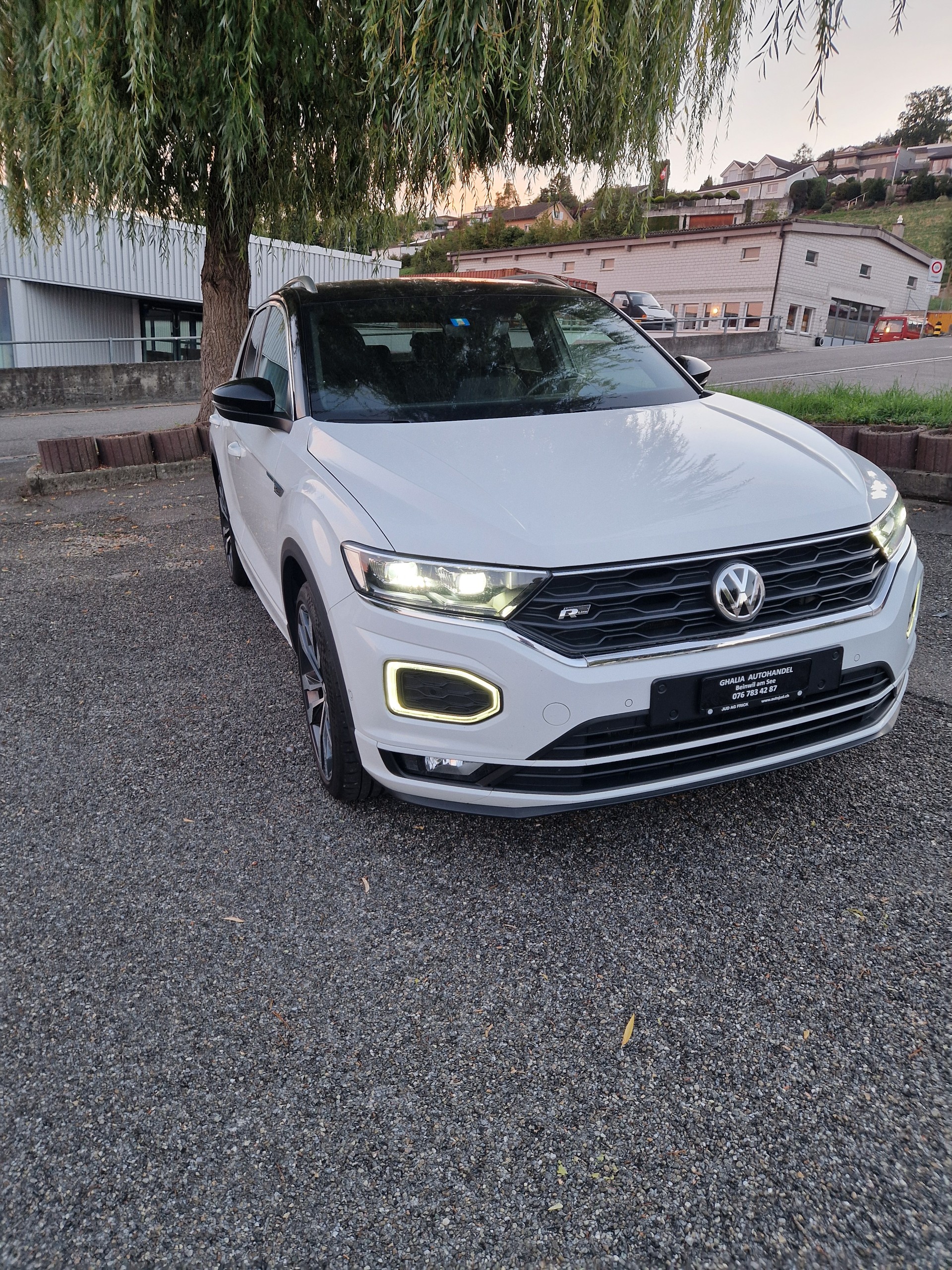 VW T-Roc 2.0 TSI Sport DSG 4Motion-image-2