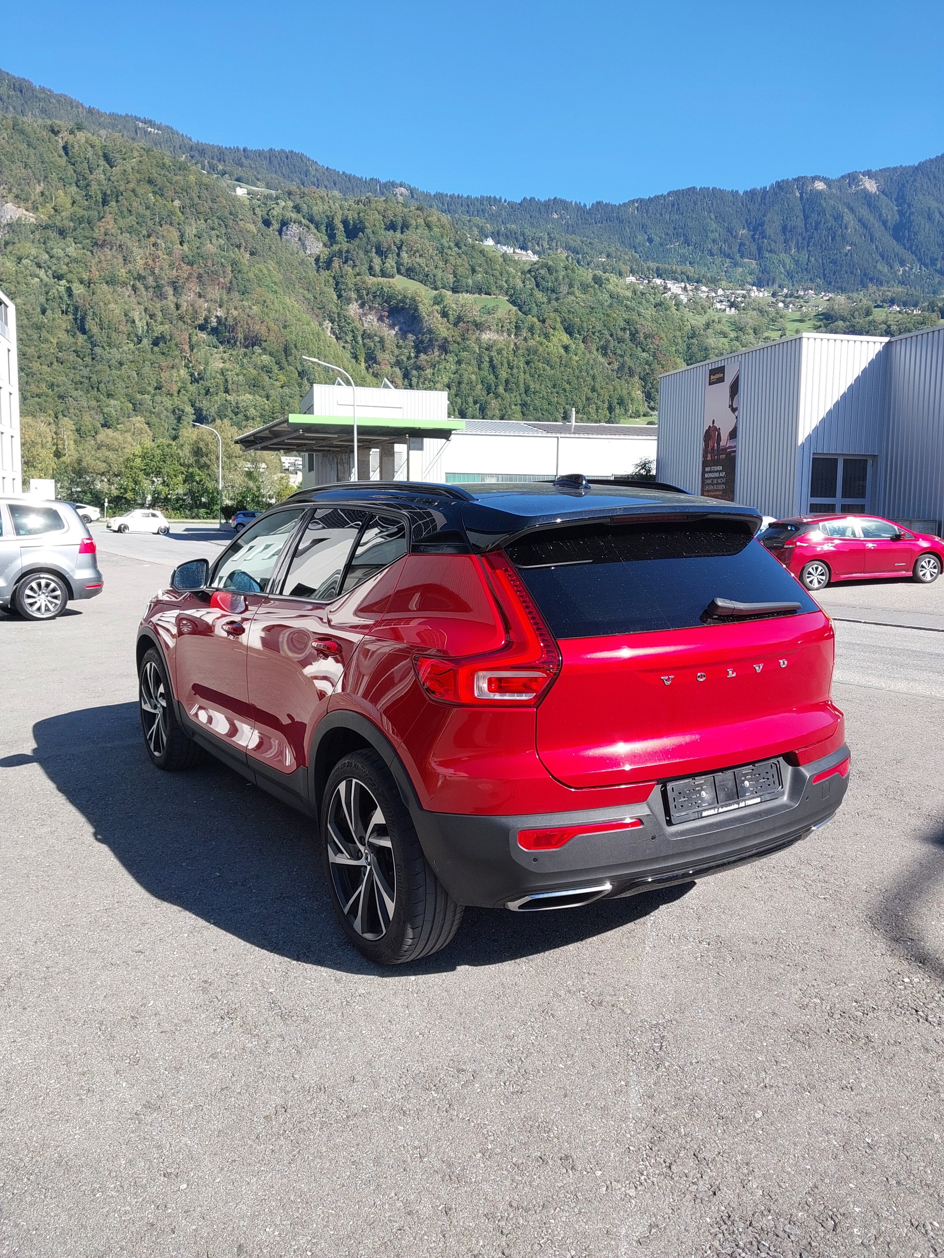 VOLVO 2.0 T4 R-Design AWD-image-3