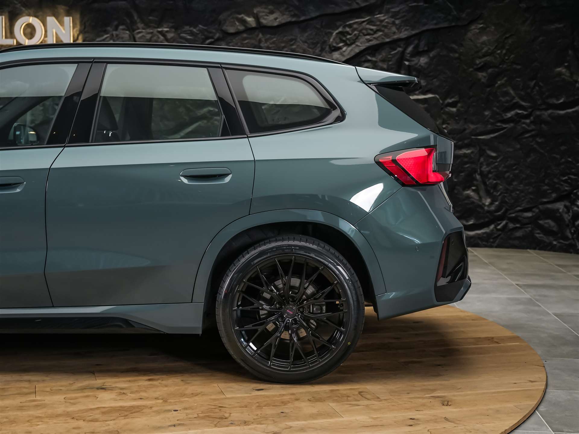 BMW X1 xDrive 23i M Sport *20" Felgen*Abstandstempomat*AHK*-image-17