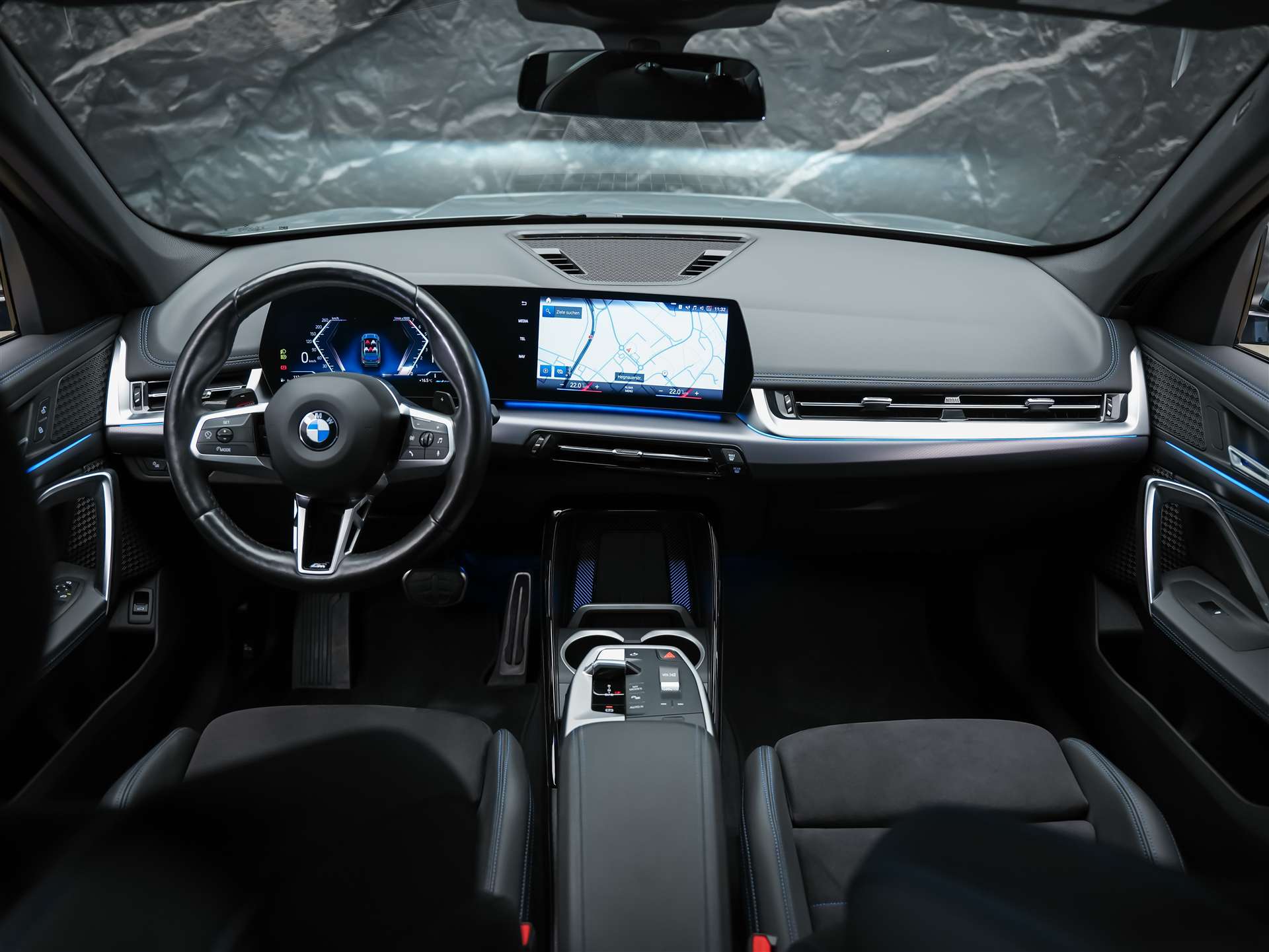 BMW X1 xDrive 23i M Sport *20" Felgen*Abstandstempomat*AHK*-image-18