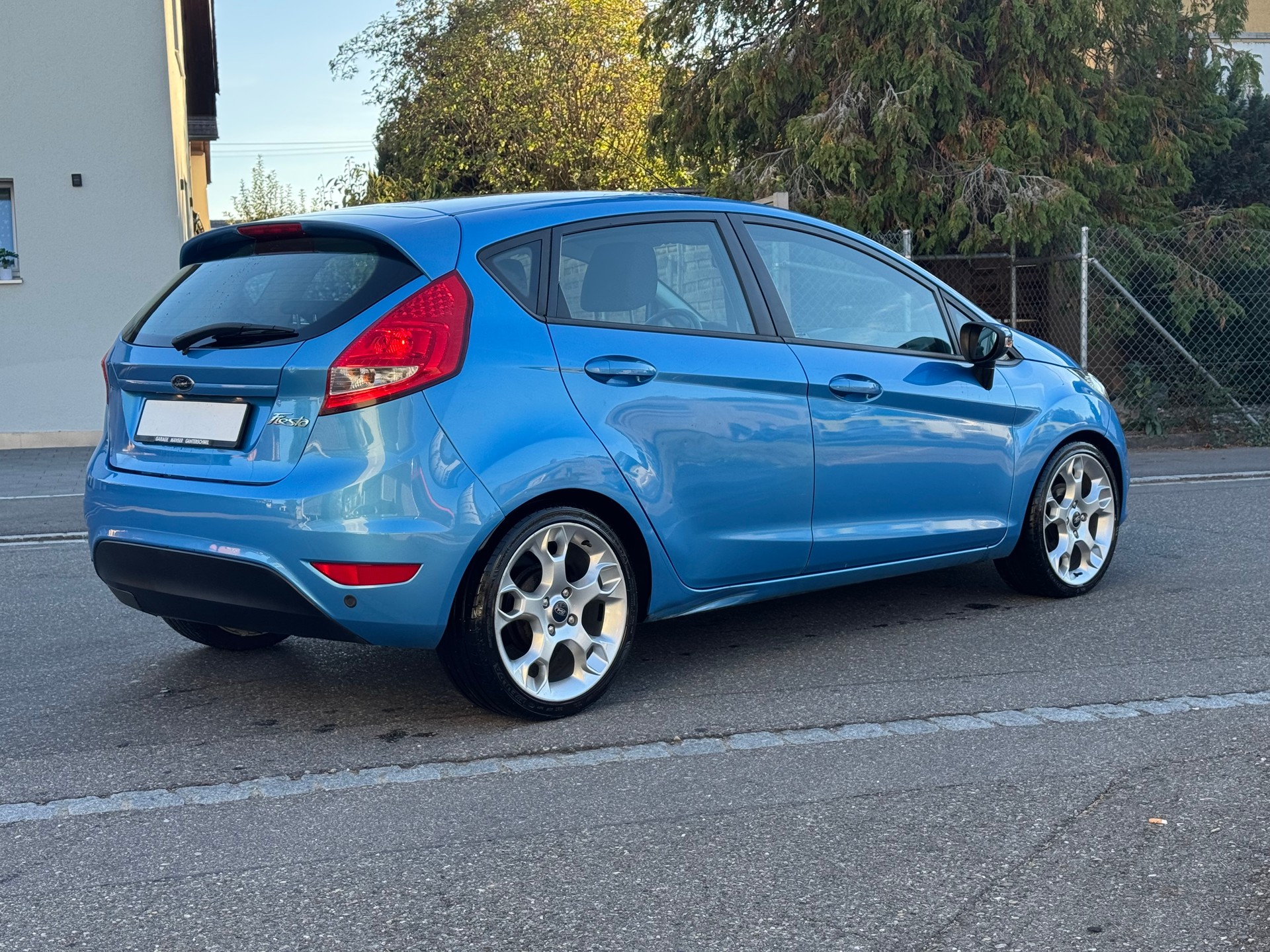 FORD Fiesta 1.4 16V Titanium-image-4
