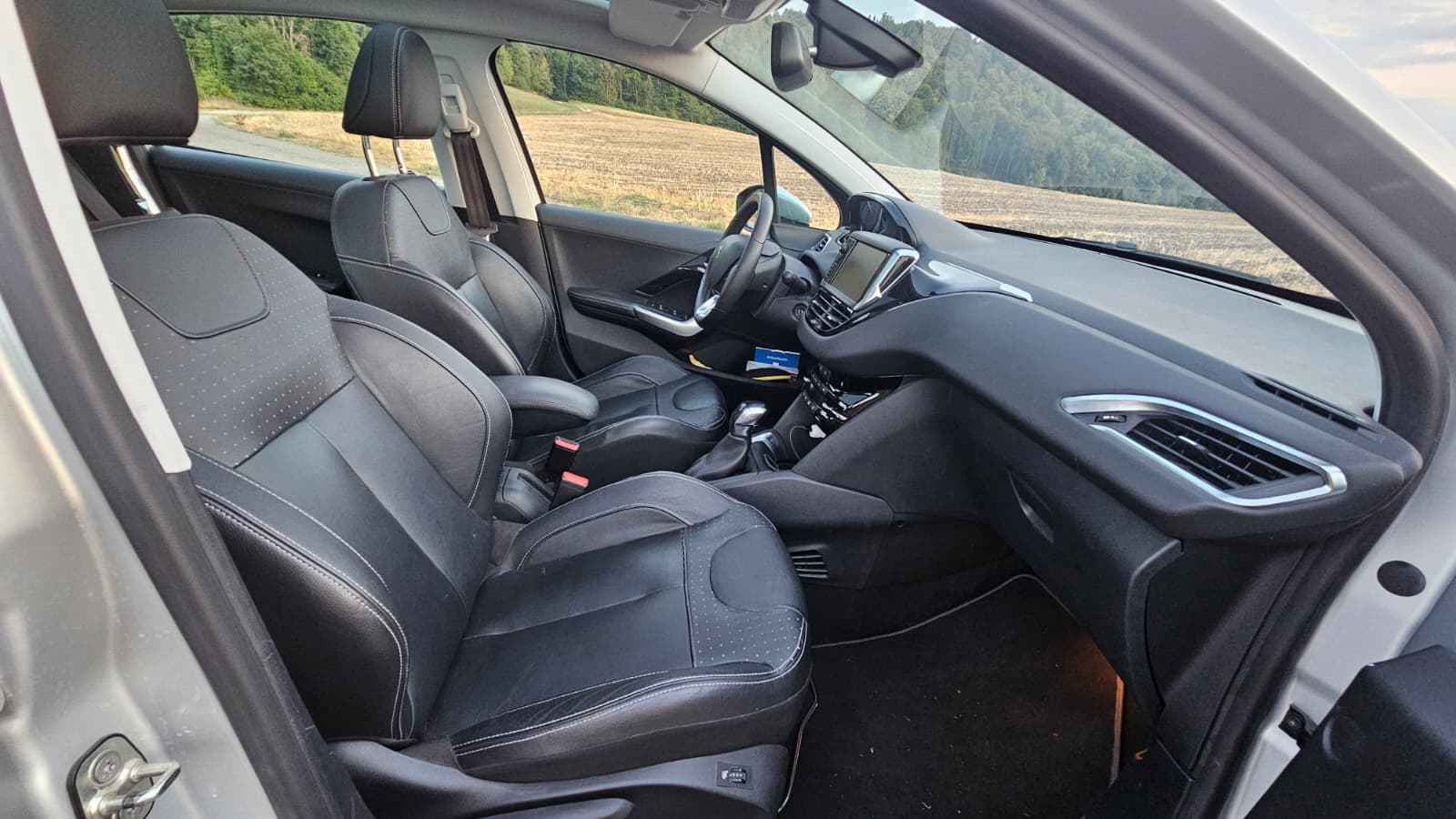 PEUGEOT 1.6 VTi Allure-image-2