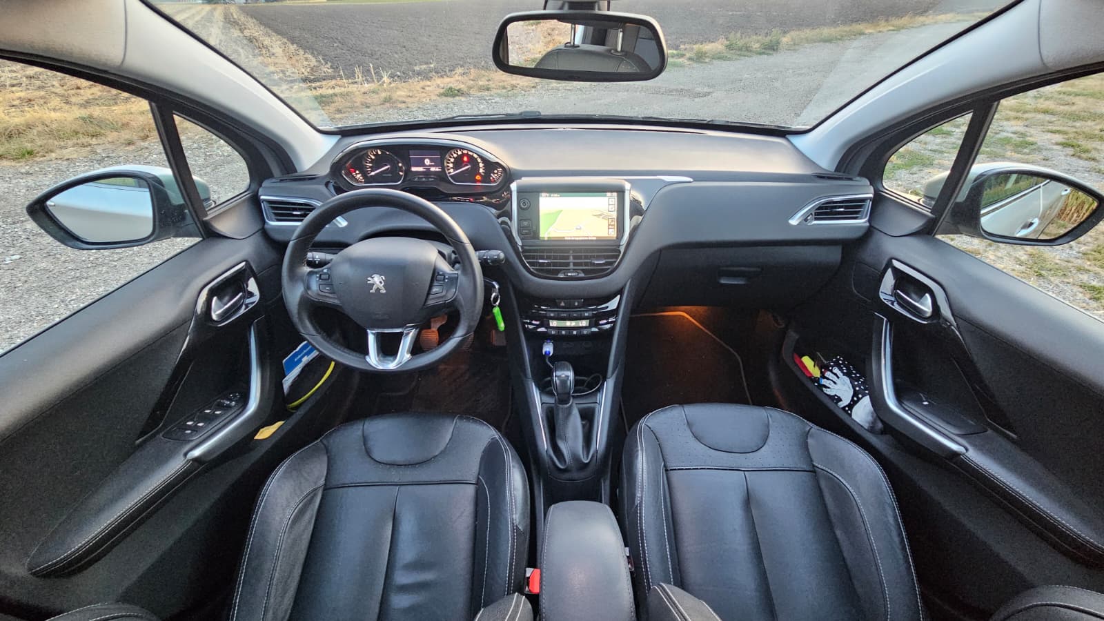 PEUGEOT 1.6 VTi Allure-image-3