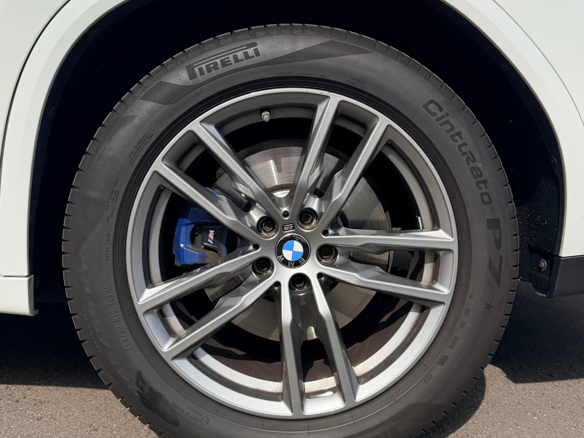 BMW 20i xDrive-image-3