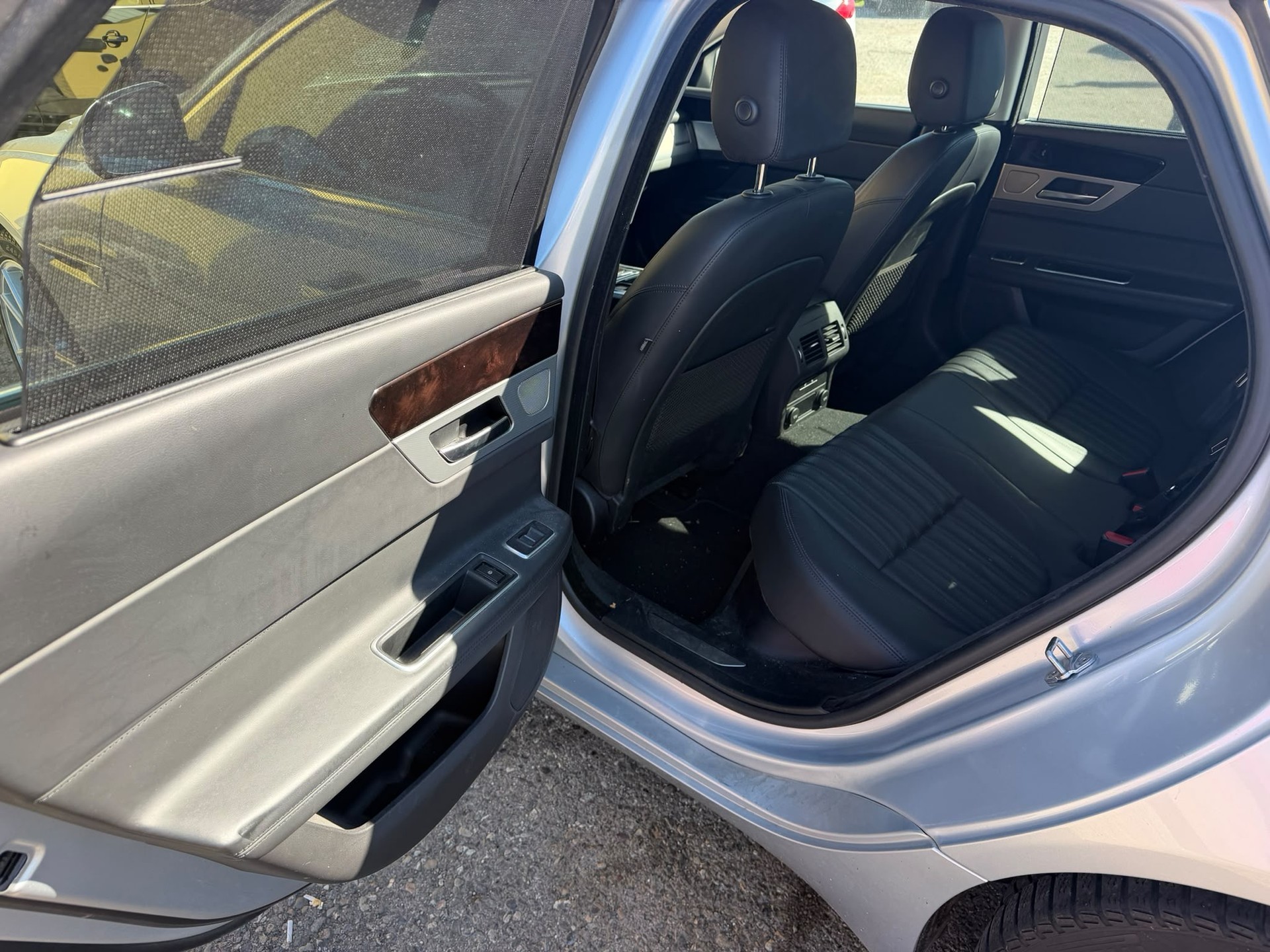 JAGUAR XF 35t Prestige AWD-image-7