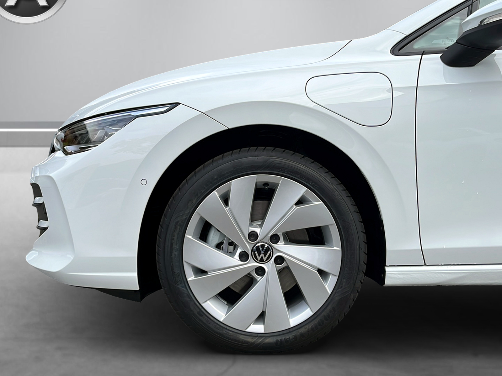 VW Golf 1.5 TSI PHEV Life-image-8