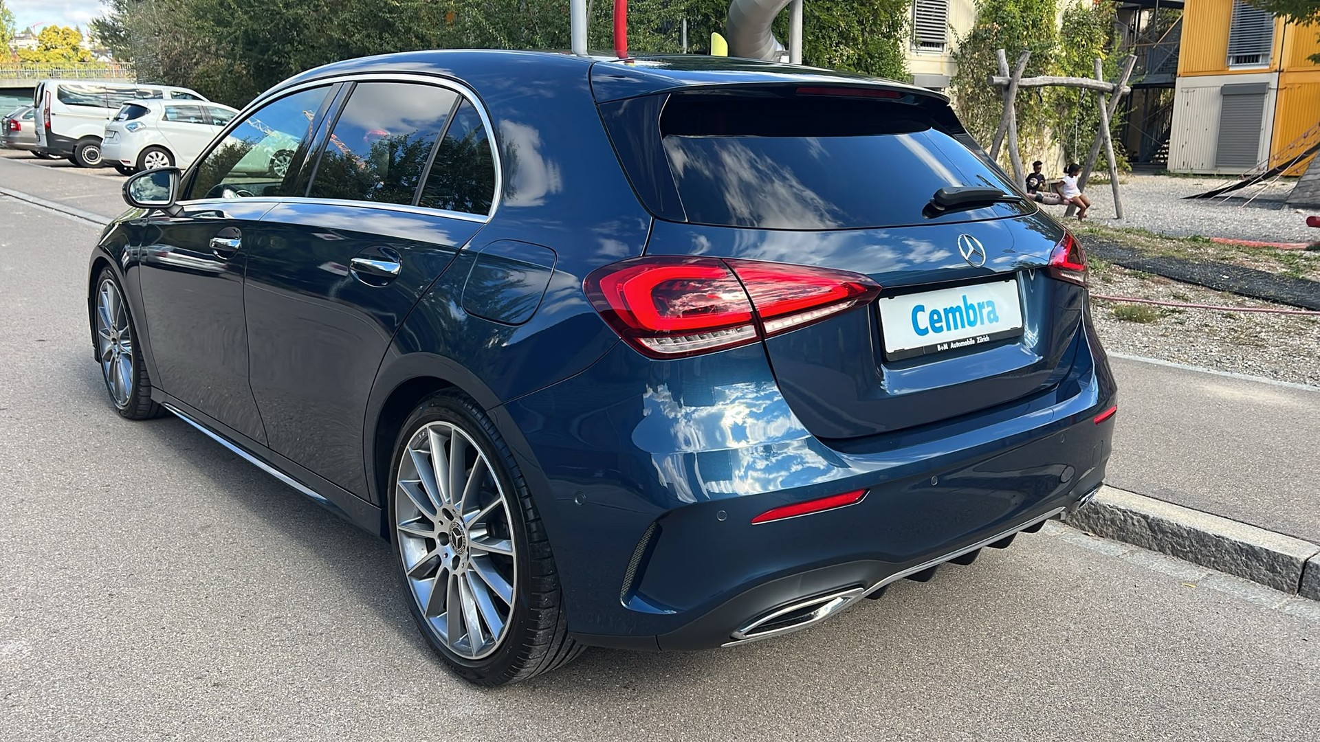 MERCEDES-BENZ A 200 AMG Line 7G-DCT-image-5