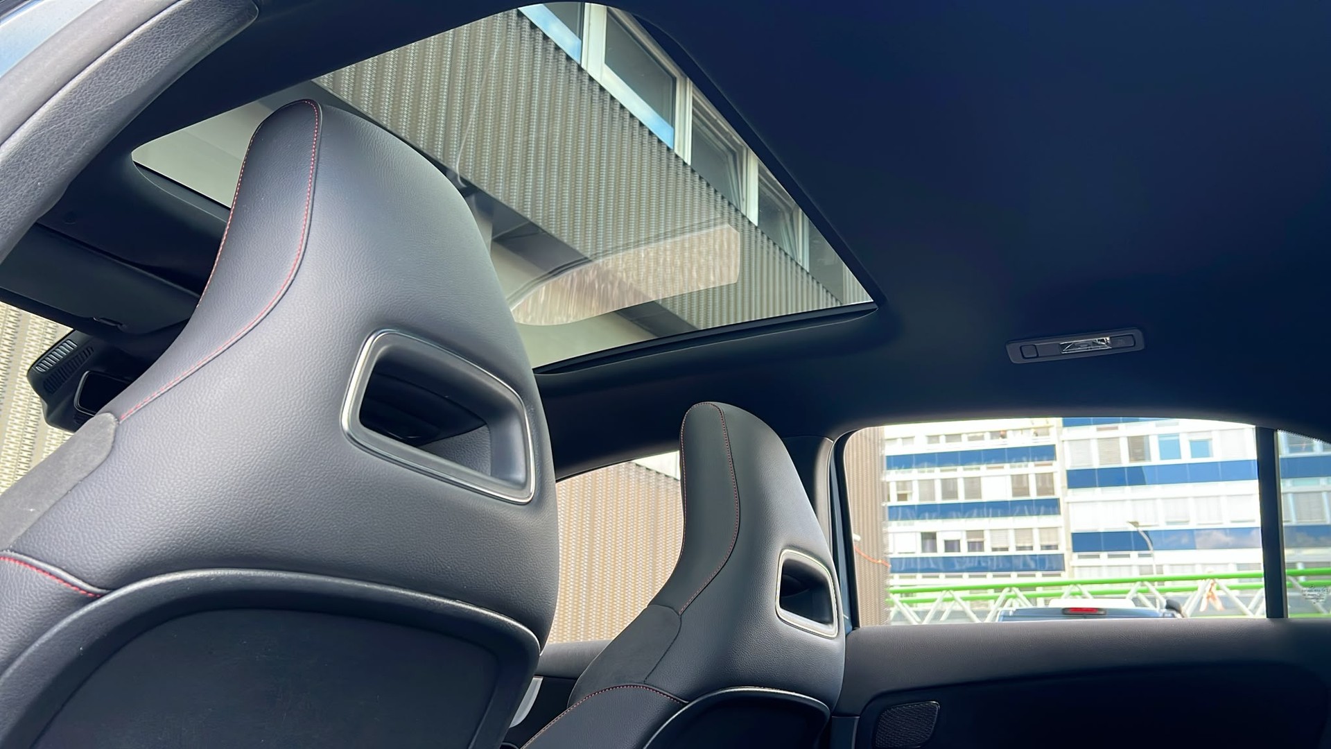 MERCEDES-BENZ A 200 AMG Line 7G-DCT-image-13