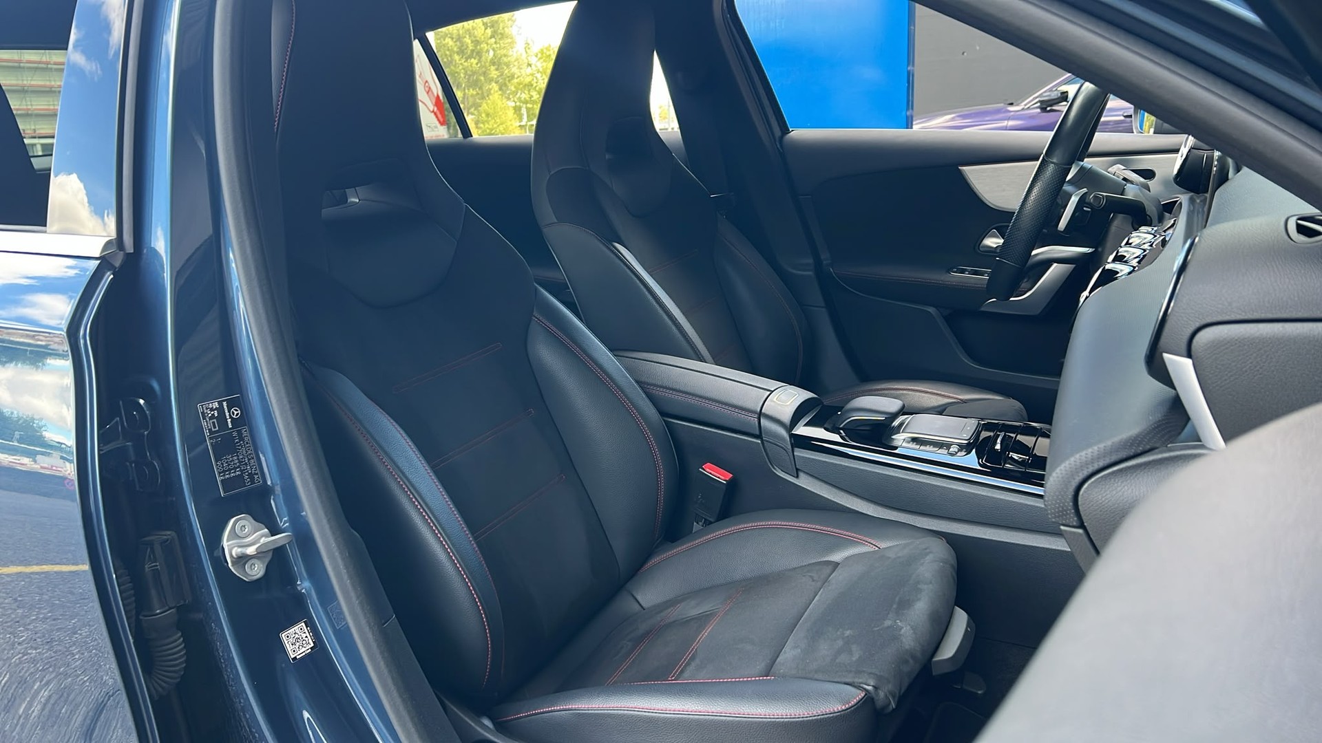 MERCEDES-BENZ A 200 AMG Line 7G-DCT-image-11
