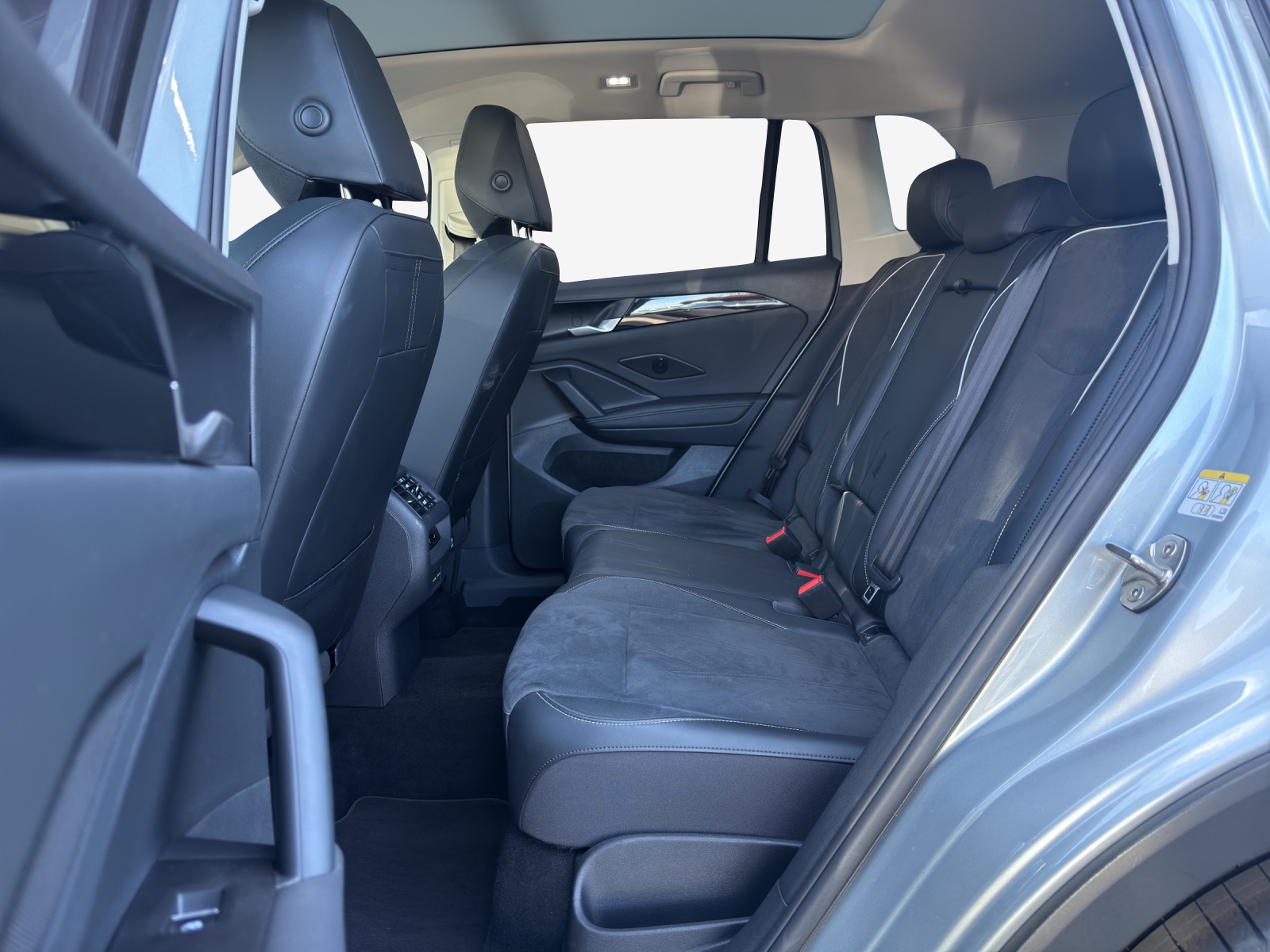 VW Tiguan 2.0 TSI DSG Elegance 4Motion-image-11